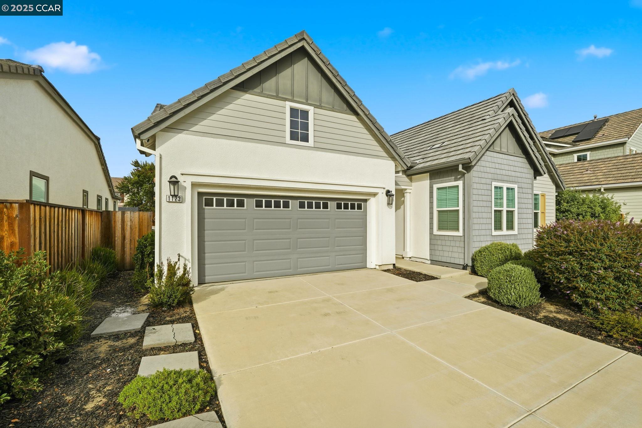 Detail Gallery Image 2 of 34 For 1123 David Senft Ln, Tracy,  CA 95304 - 4 Beds | 3/1 Baths