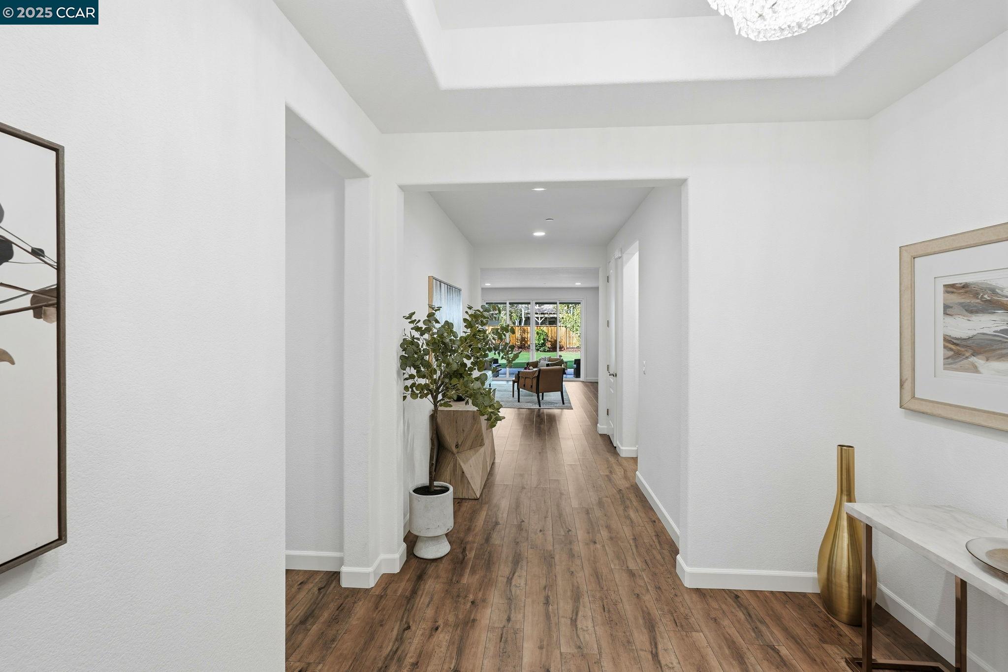 Detail Gallery Image 5 of 34 For 1123 David Senft Ln, Tracy,  CA 95304 - 4 Beds | 3/1 Baths