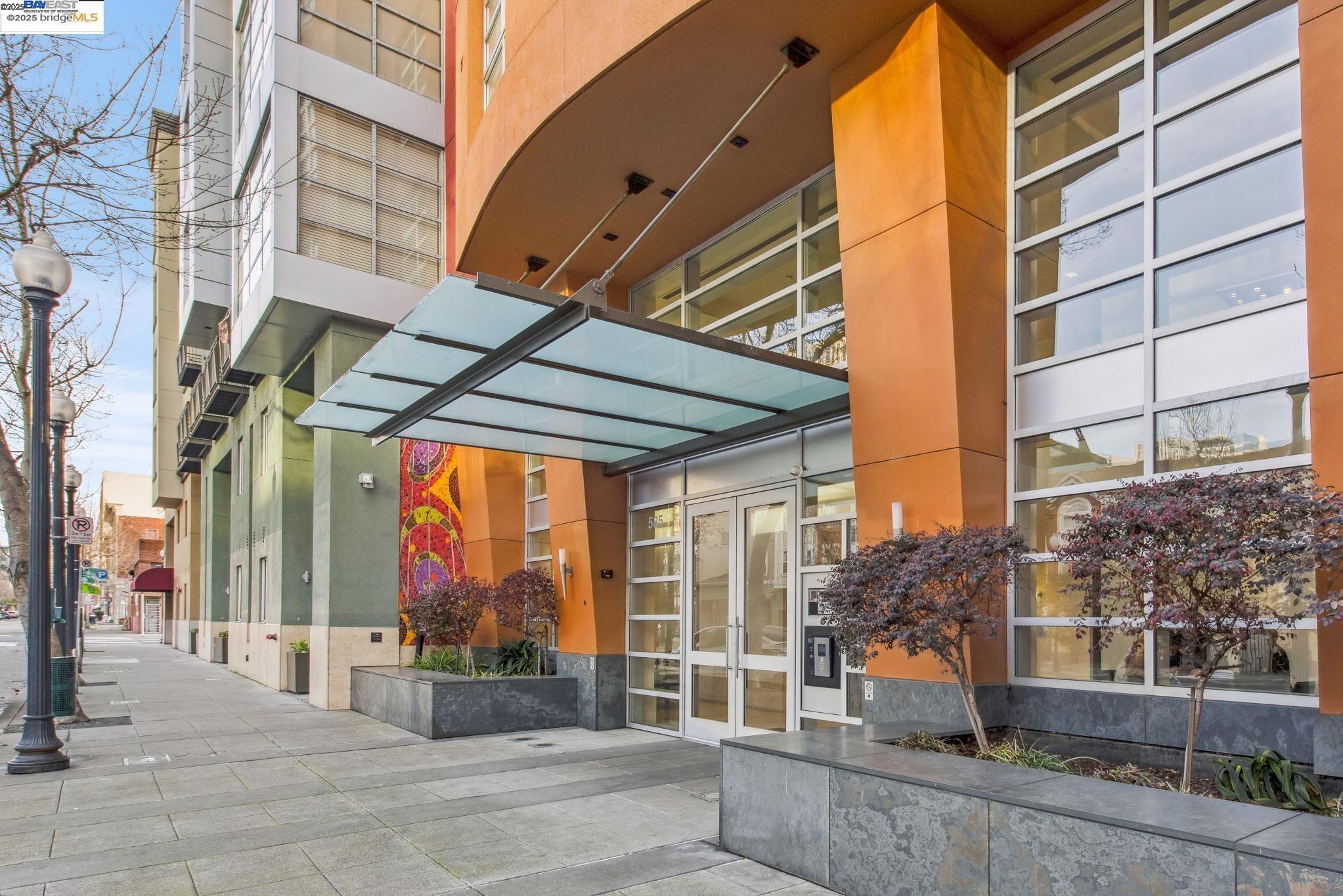 Detail Gallery Image 2 of 22 For 585 9th #422,  Oakland,  CA 94607 - 1 Beds | 1 Baths