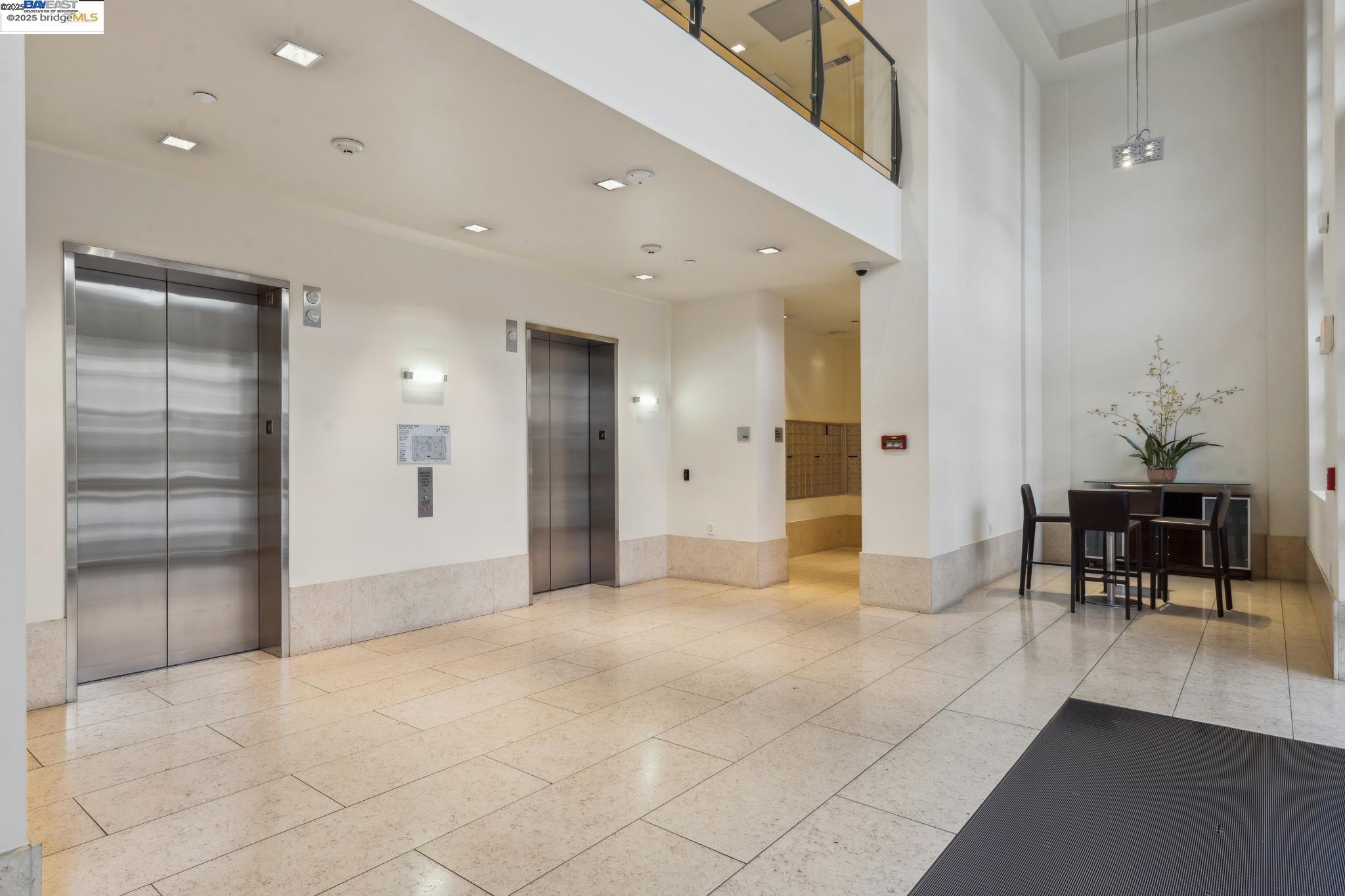 Detail Gallery Image 4 of 22 For 585 9th #422,  Oakland,  CA 94607 - 1 Beds | 1 Baths