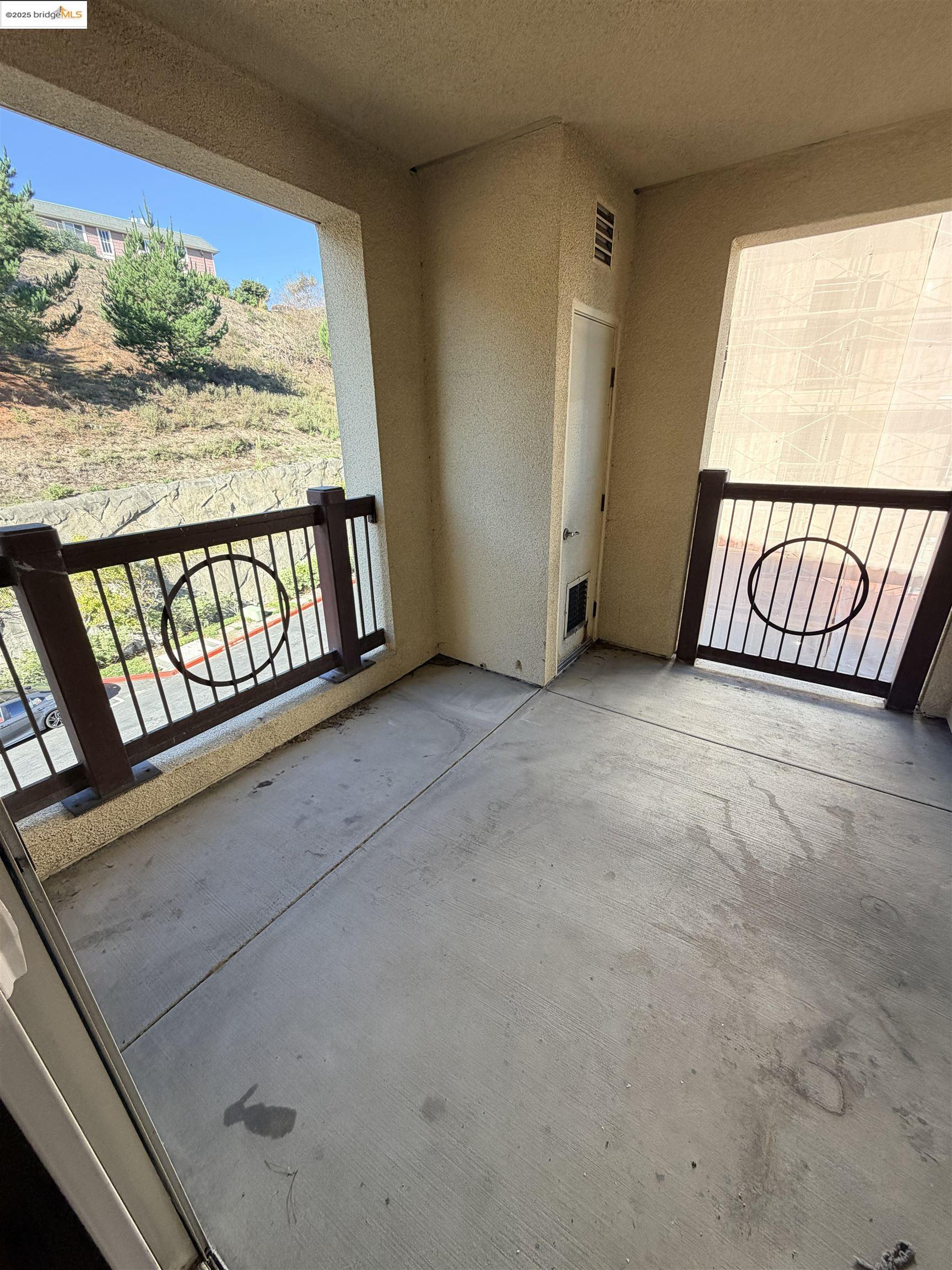 Detail Gallery Image 13 of 23 For 2210 Gellert Blvd #5305,  South San Francisco,  CA 94080 - 3 Beds | 2 Baths