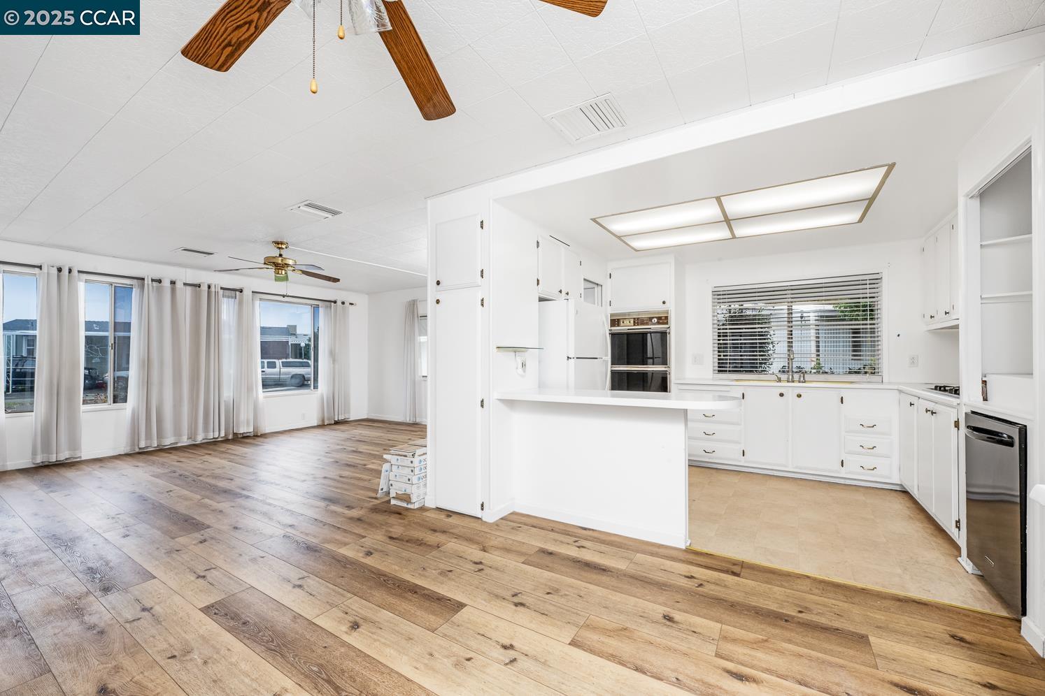 Detail Gallery Image 16 of 41 For 83 a Street, Concord,  CA 94520-5419 - 2 Beds | 2 Baths