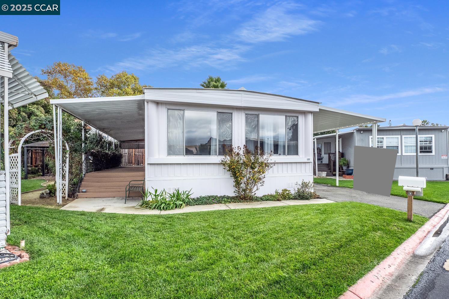 Detail Gallery Image 3 of 41 For 83 a Street, Concord,  CA 94520-5419 - 2 Beds | 2 Baths