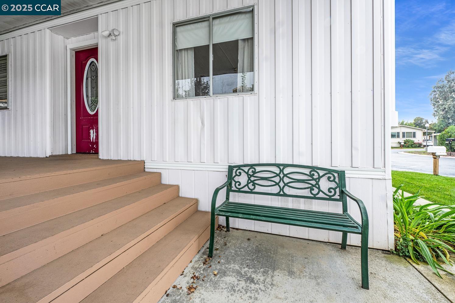 Detail Gallery Image 4 of 41 For 83 a Street, Concord,  CA 94520-5419 - 2 Beds | 2 Baths