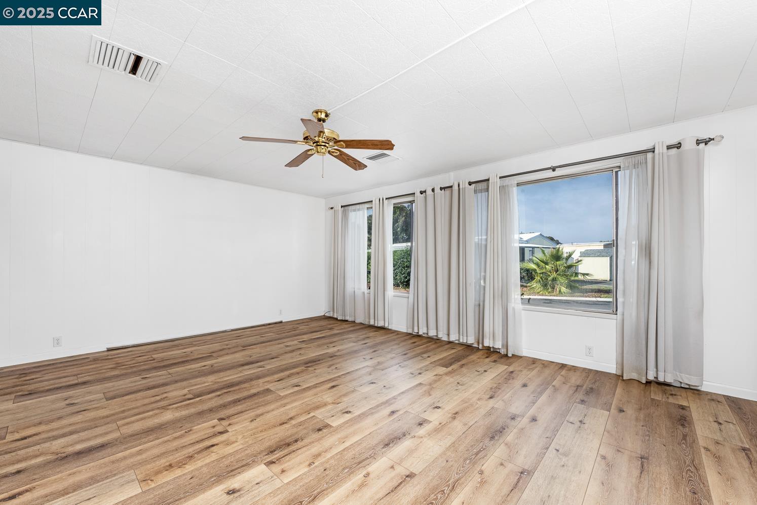 Detail Gallery Image 9 of 41 For 83 a Street, Concord,  CA 94520-5419 - 2 Beds | 2 Baths