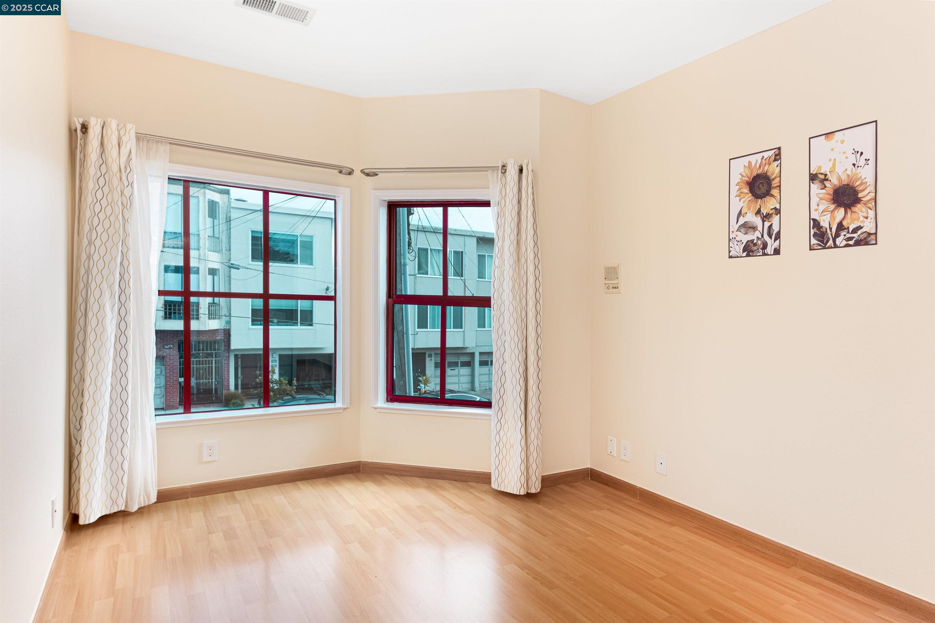 Detail Gallery Image 13 of 19 For 813 47th Ave #2,  San Francisco,  CA 94121 - 1 Beds | 1 Baths