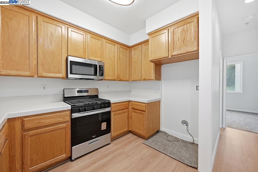 Detail Gallery Image 13 of 55 For 462 Marina Way, Richmond,  CA 94801 - 3 Beds | 3 Baths