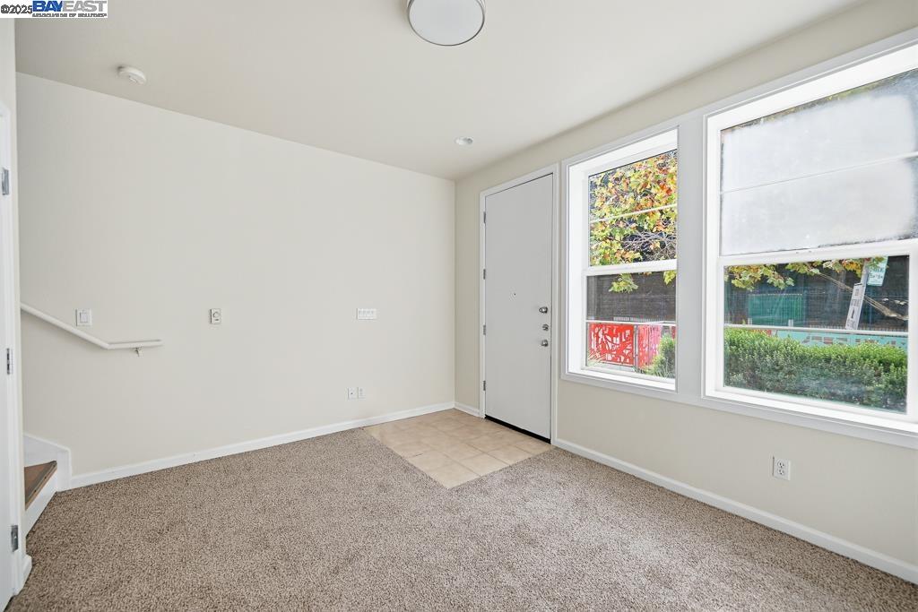 Detail Gallery Image 6 of 55 For 462 Marina Way, Richmond,  CA 94801 - 3 Beds | 3 Baths