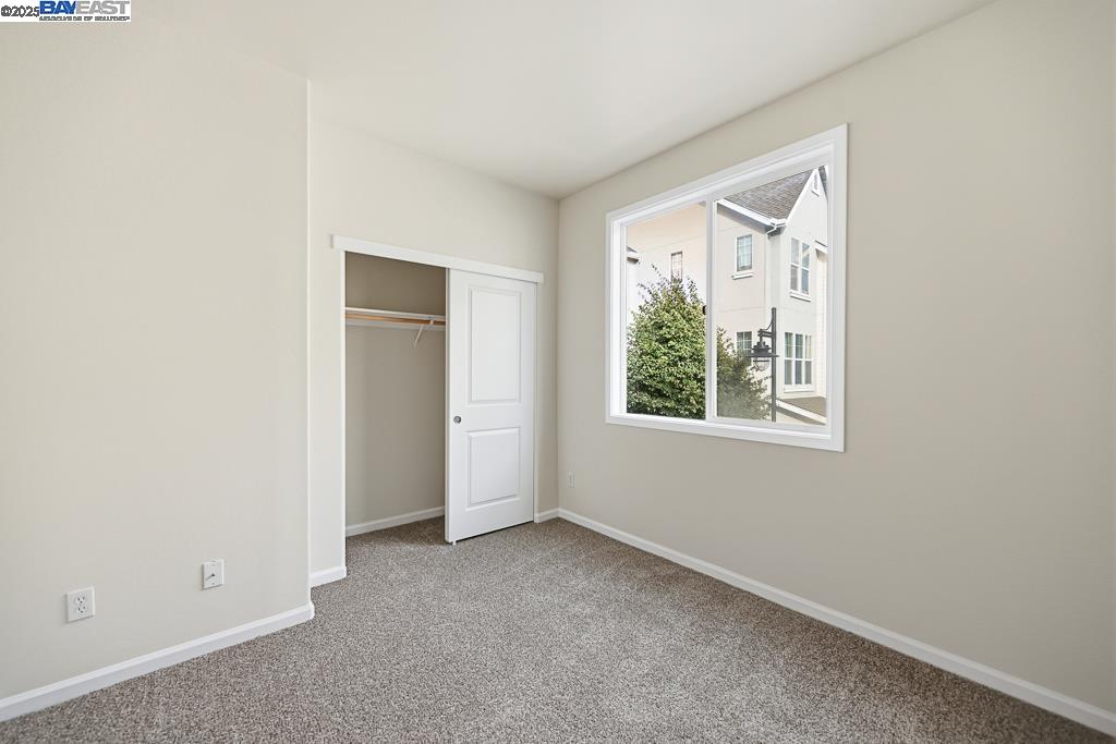 Detail Gallery Image 8 of 55 For 462 Marina Way, Richmond,  CA 94801 - 3 Beds | 3 Baths