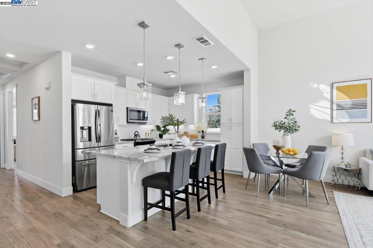 Detail Gallery Image 13 of 59 For 164 Beale Falls Ter, Fremont,  CA 94539 - 2 Beds | 2 Baths
