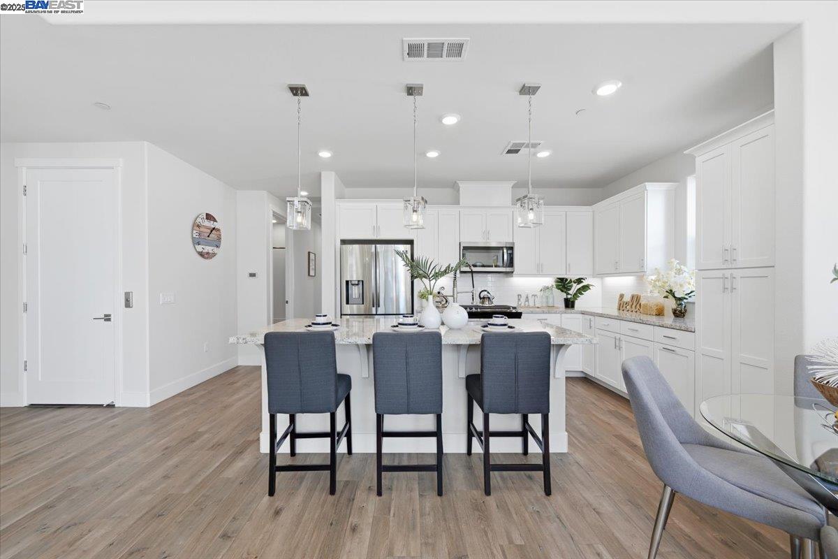 Detail Gallery Image 14 of 59 For 164 Beale Falls Ter, Fremont,  CA 94539 - 2 Beds | 2 Baths