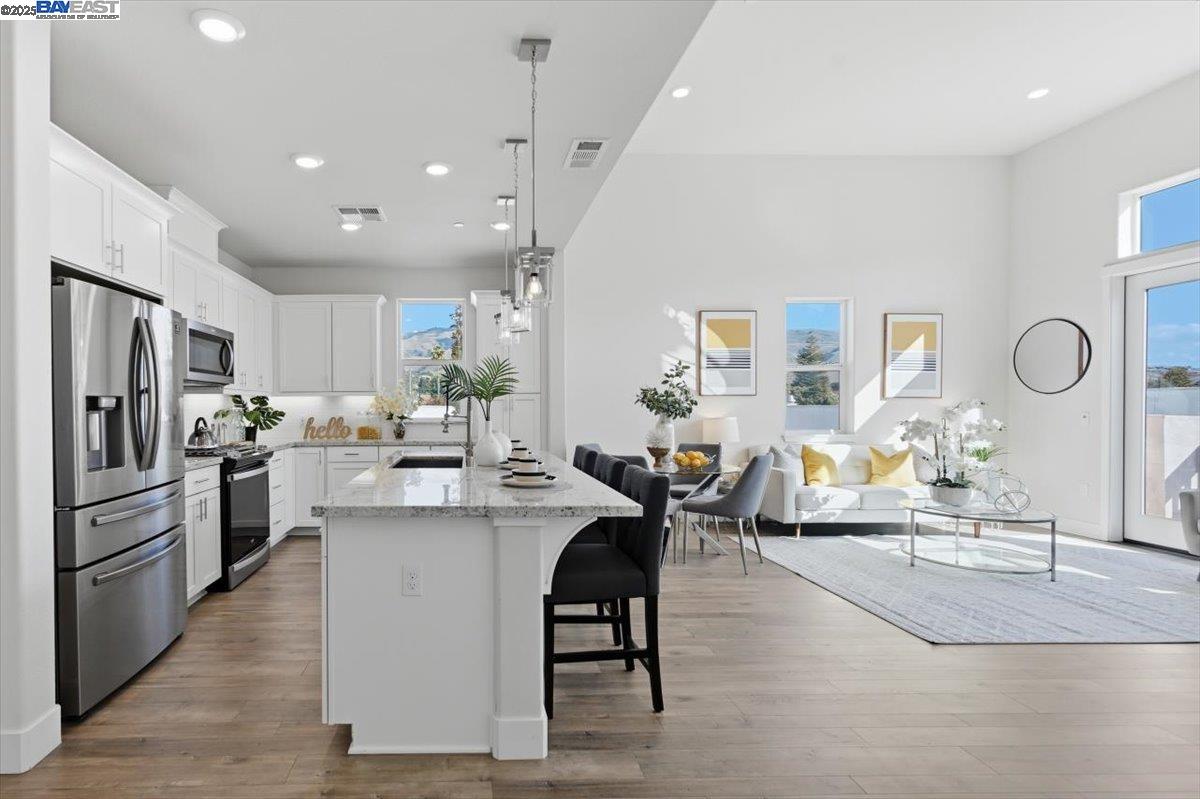 Detail Gallery Image 15 of 59 For 164 Beale Falls Ter, Fremont,  CA 94539 - 2 Beds | 2 Baths