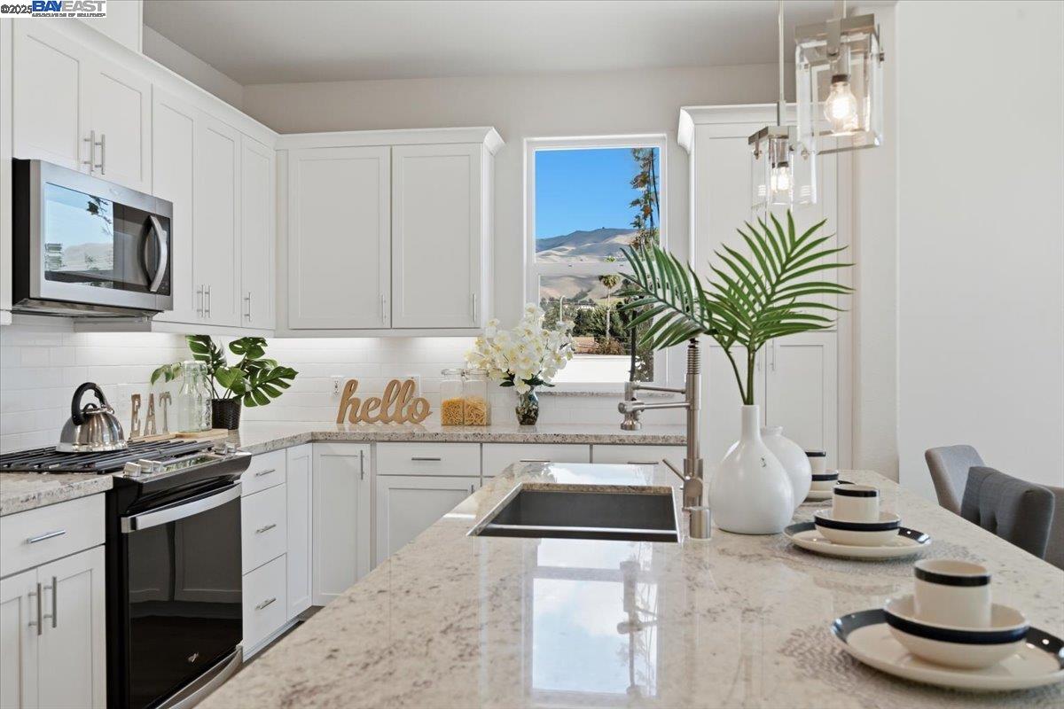 Detail Gallery Image 18 of 59 For 164 Beale Falls Ter, Fremont,  CA 94539 - 2 Beds | 2 Baths