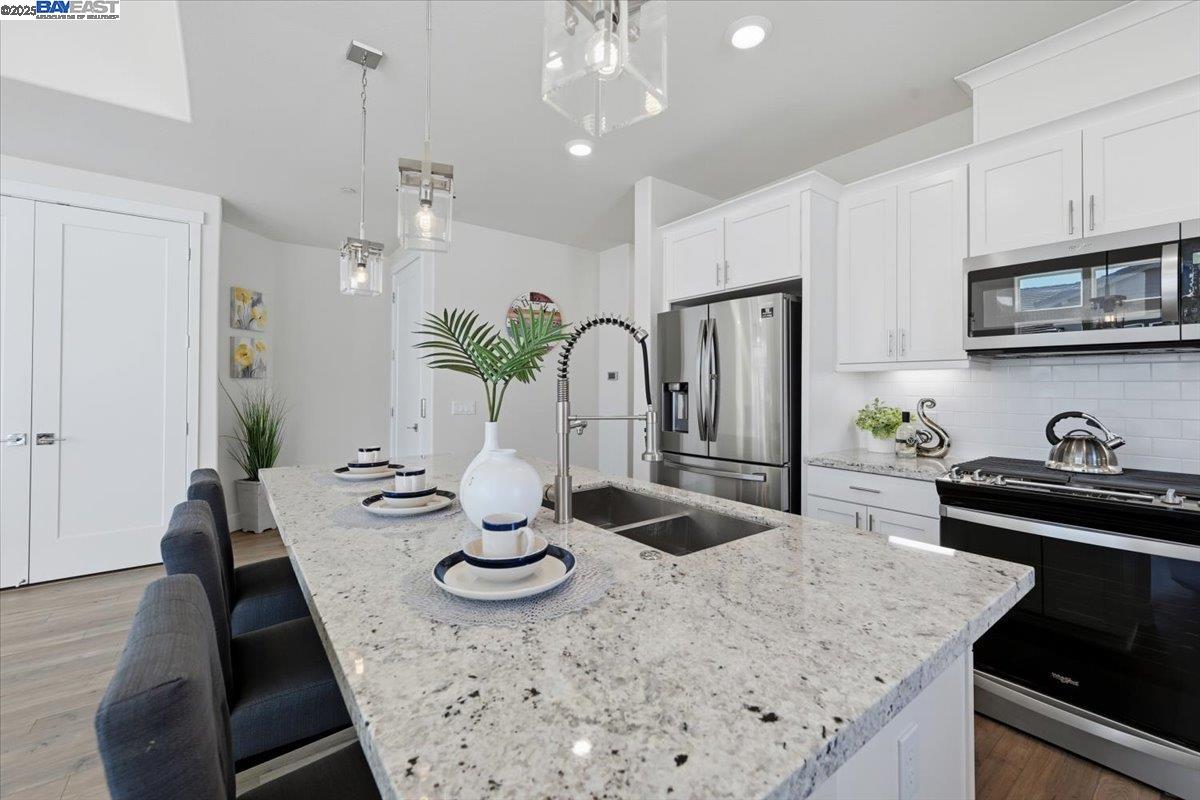 Detail Gallery Image 21 of 59 For 164 Beale Falls Ter, Fremont,  CA 94539 - 2 Beds | 2 Baths