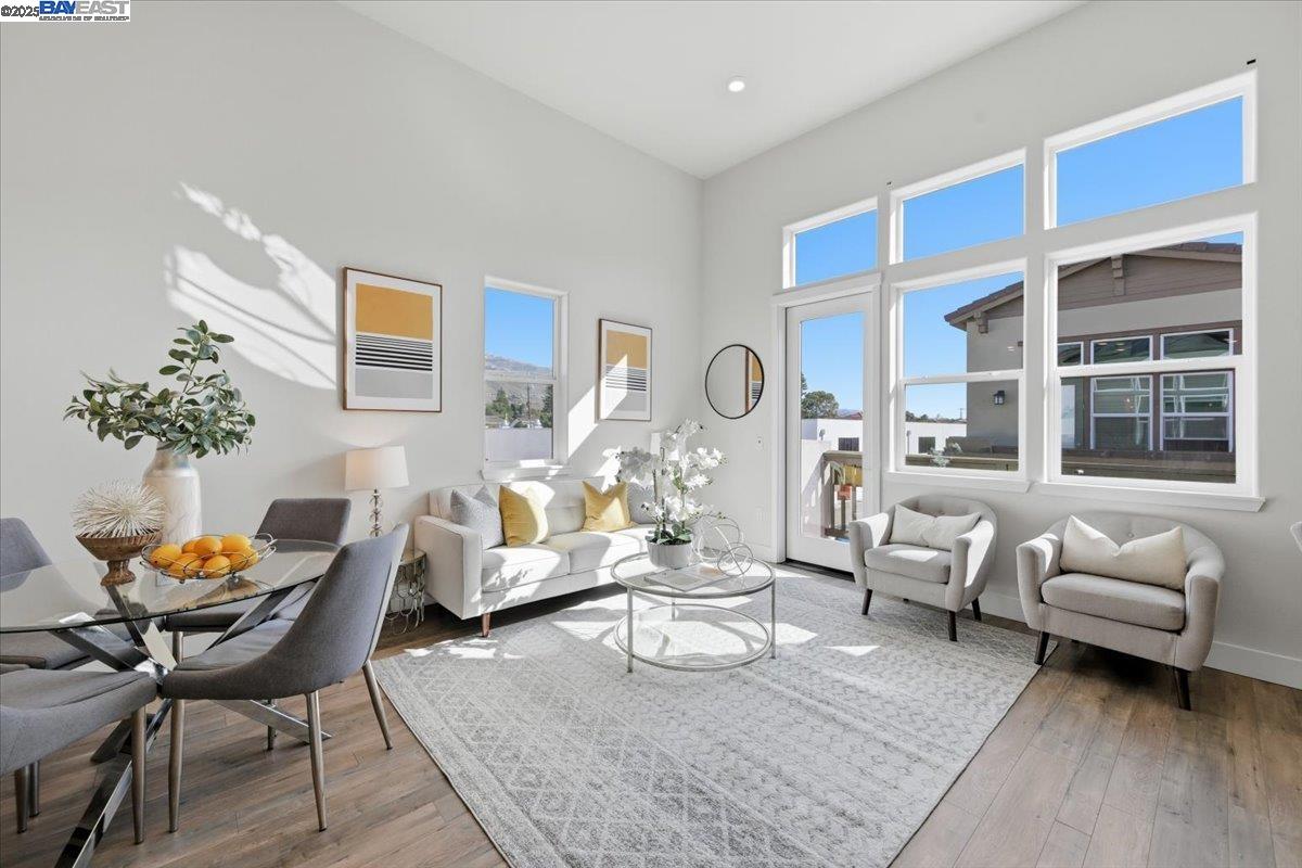 Detail Gallery Image 6 of 59 For 164 Beale Falls Ter, Fremont,  CA 94539 - 2 Beds | 2 Baths