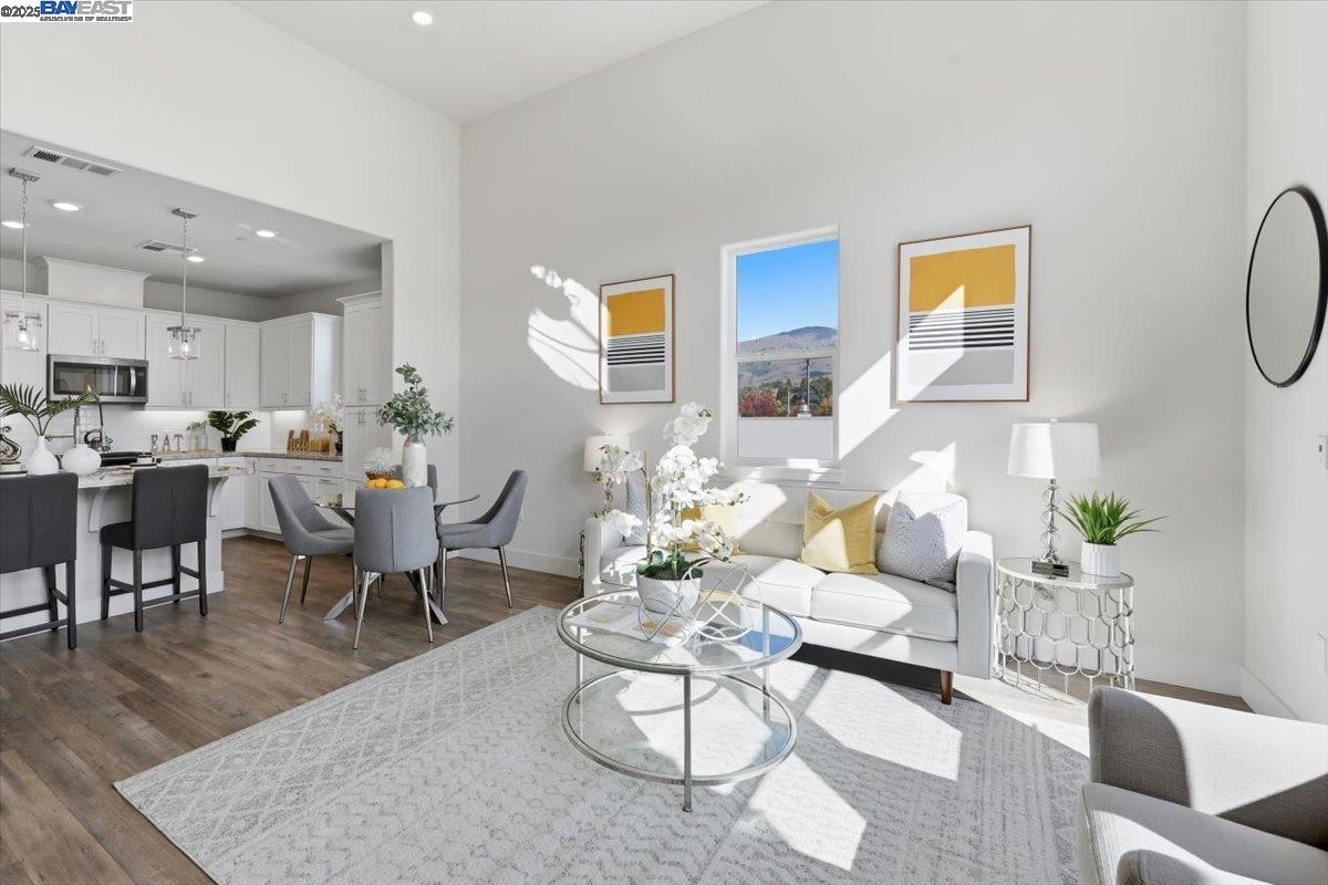 Detail Gallery Image 8 of 59 For 164 Beale Falls Ter, Fremont,  CA 94539 - 2 Beds | 2 Baths