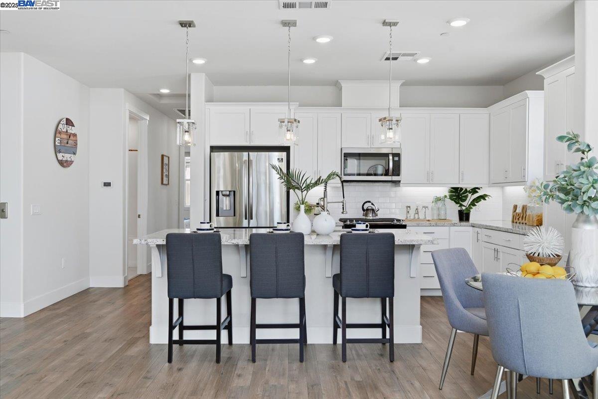 Detail Gallery Image 10 of 59 For 164 Beale Falls Ter, Fremont,  CA 94539 - 2 Beds | 2 Baths