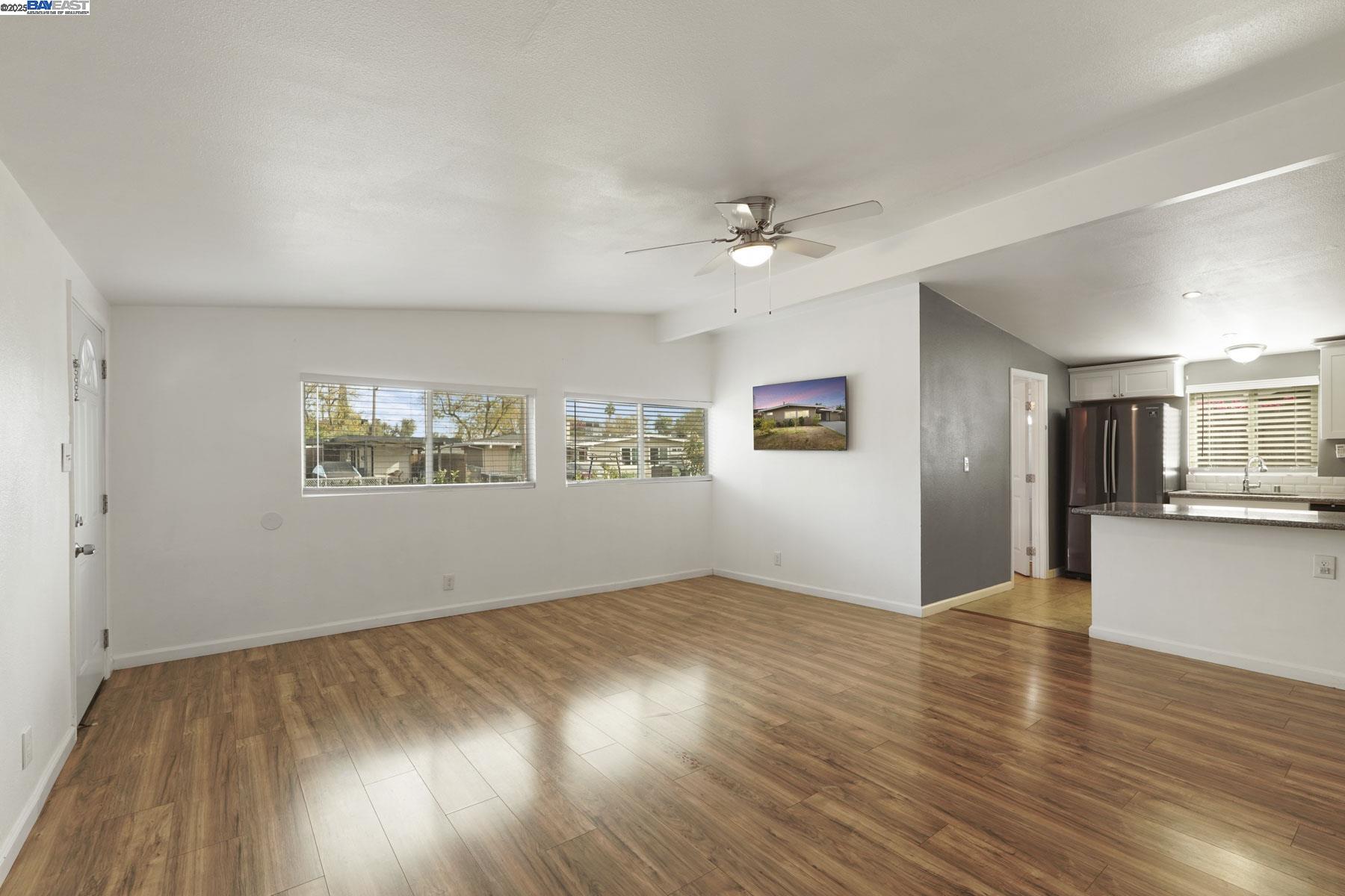 Detail Gallery Image 6 of 25 For 2353 Georgia Ave, Stockton,  CA 95206 - 3 Beds | 2 Baths