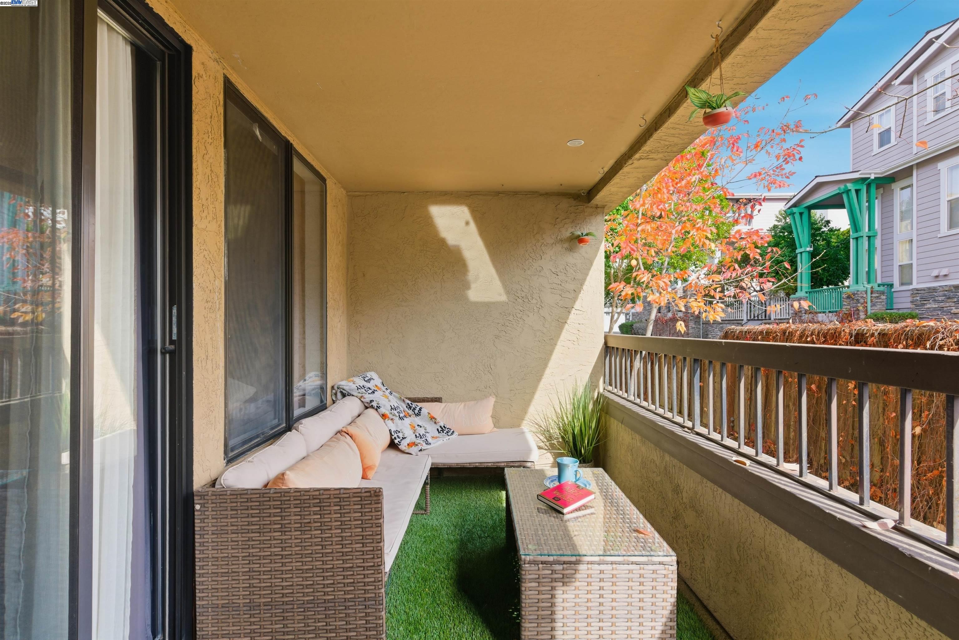 Detail Gallery Image 21 of 26 For 26953 Hayward Blvd #105,  Hayward,  CA 94542 - 2 Beds | 2 Baths