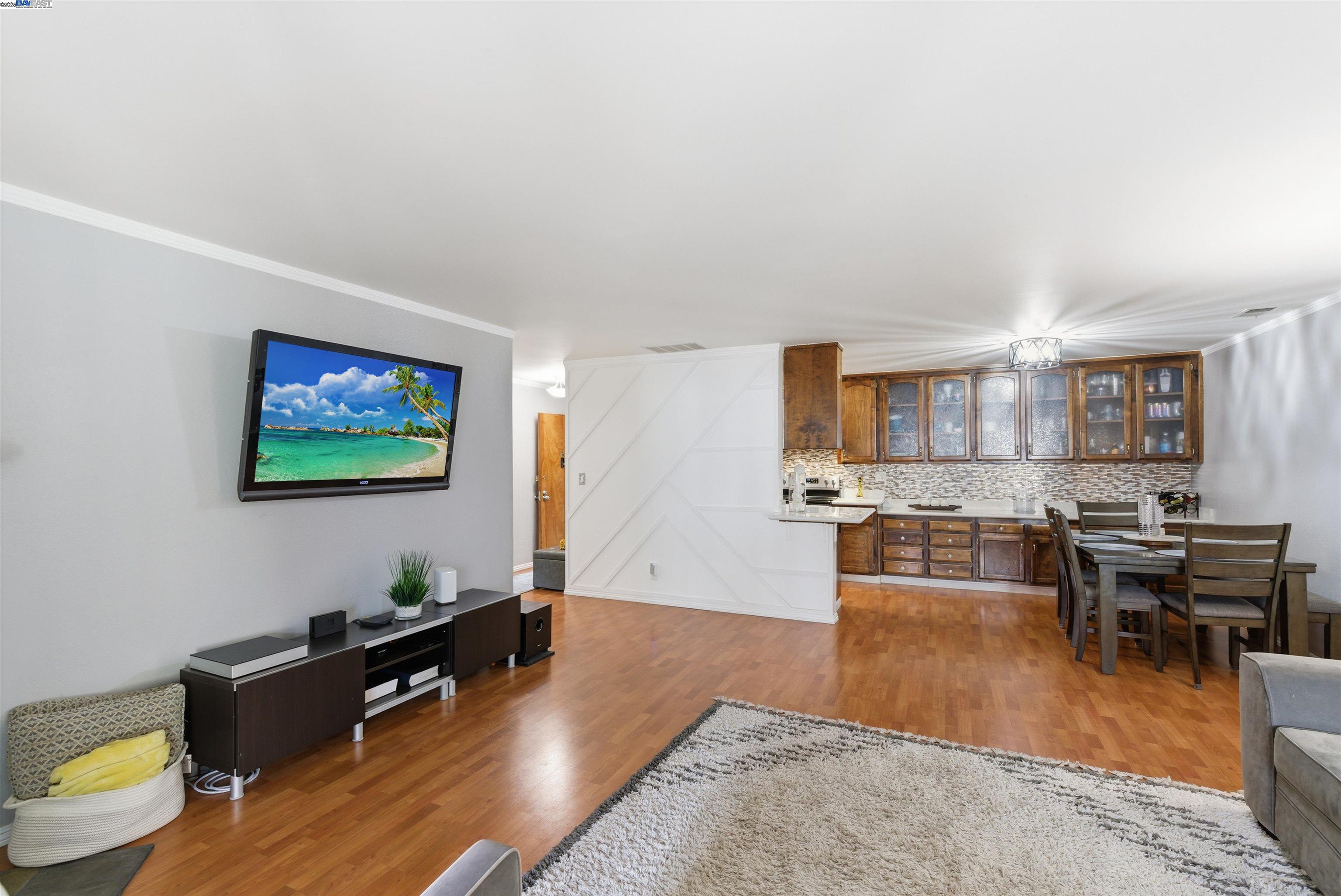 Detail Gallery Image 21 of 29 For 26953 Hayward Blvd #105,  Hayward,  CA 94542 - 2 Beds | 2 Baths