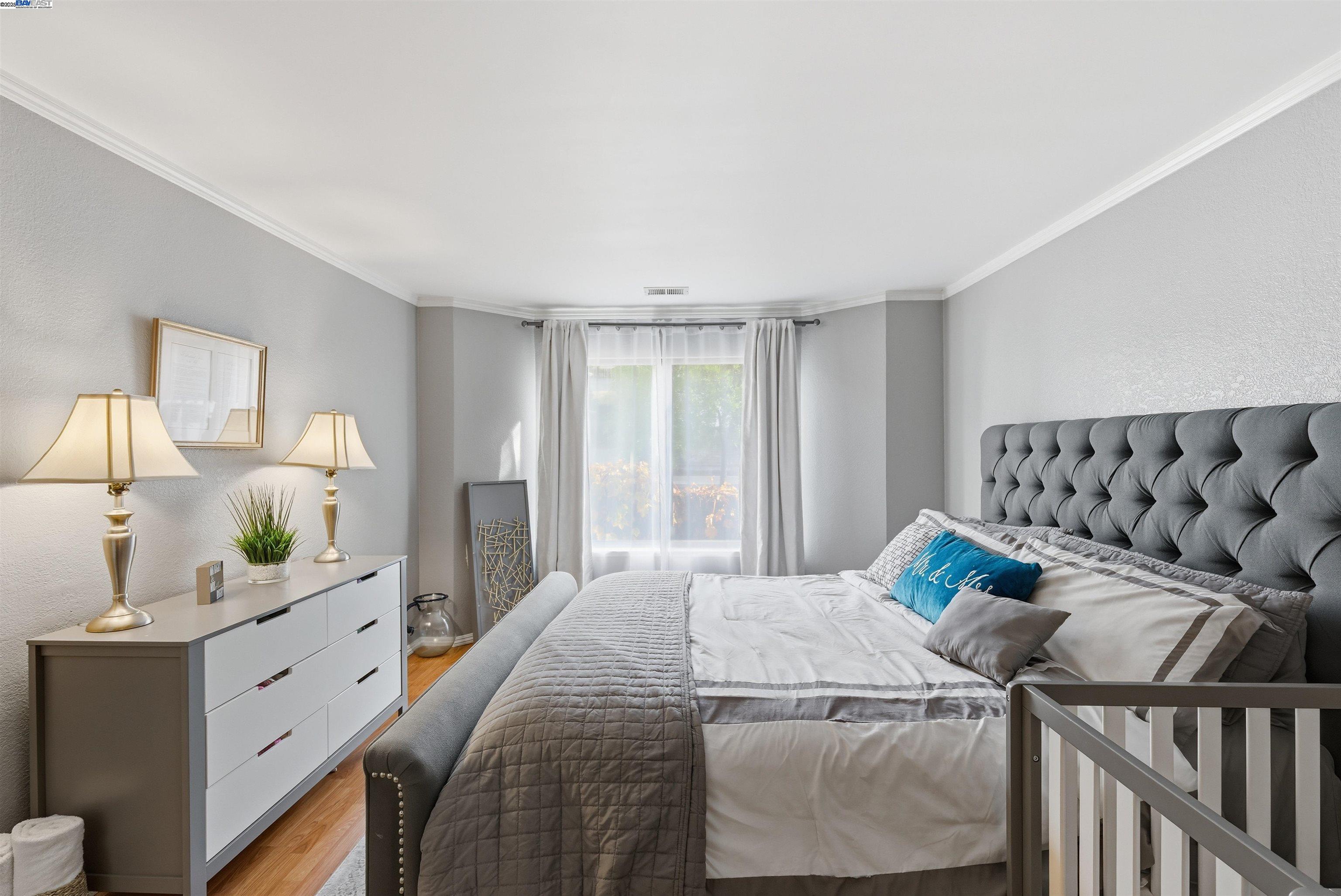 Detail Gallery Image 9 of 29 For 26953 Hayward Blvd #105,  Hayward,  CA 94542 - 2 Beds | 2 Baths