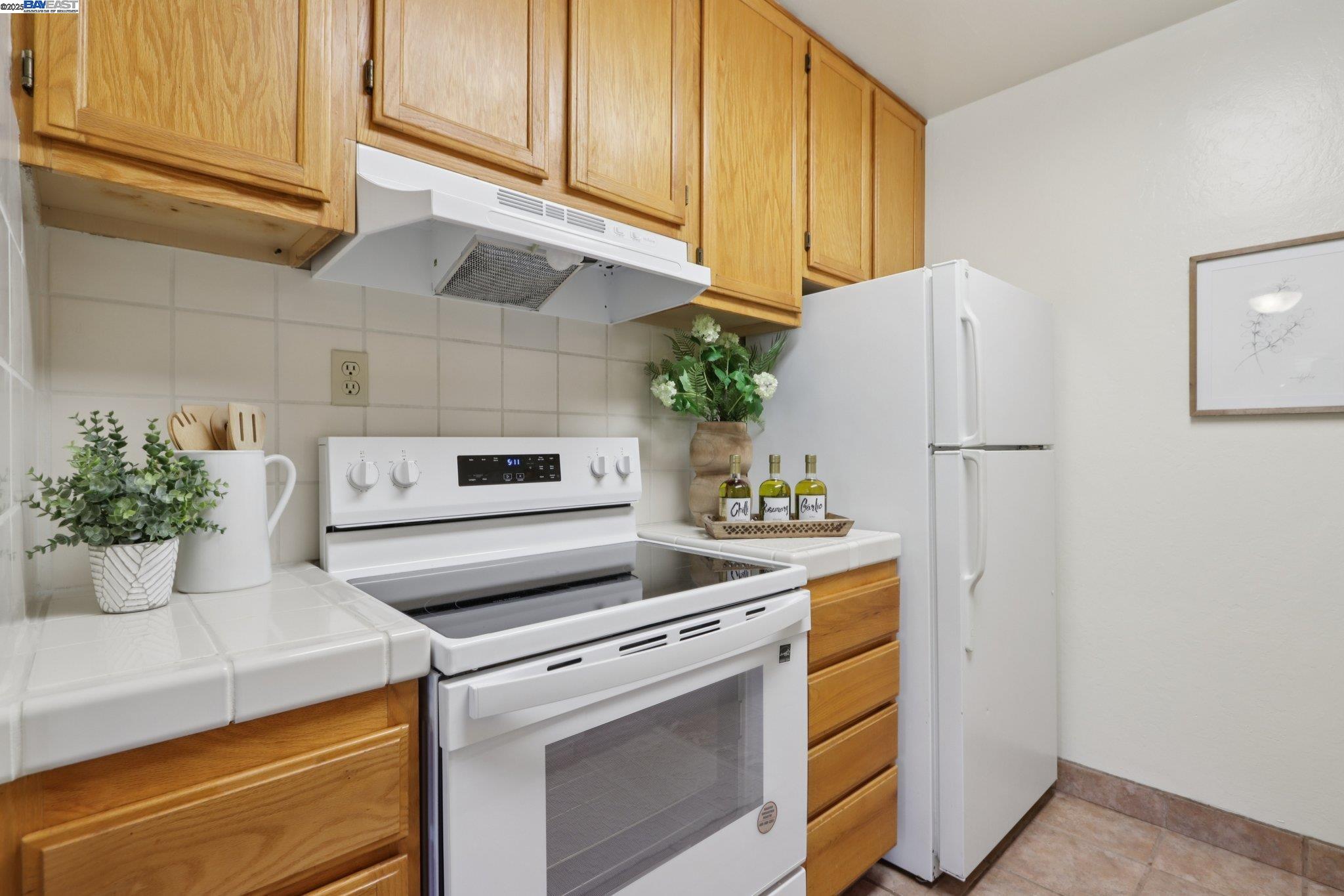 Detail Gallery Image 11 of 38 For 2720 Oak Rd #127,  Walnut Creek,  CA 94597 - 3 Beds | 2 Baths