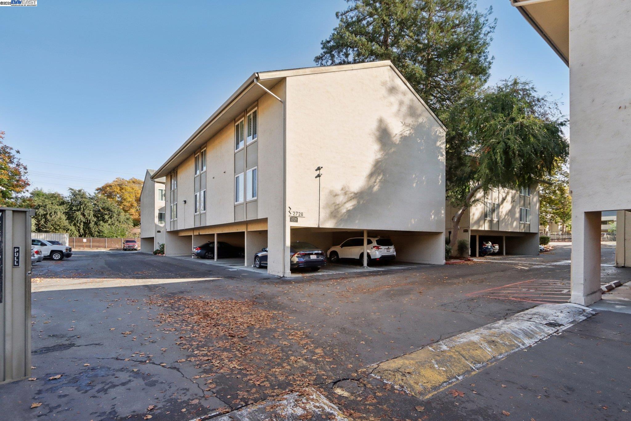 Detail Gallery Image 29 of 38 For 2720 Oak Rd #127,  Walnut Creek,  CA 94597 - 3 Beds | 2 Baths