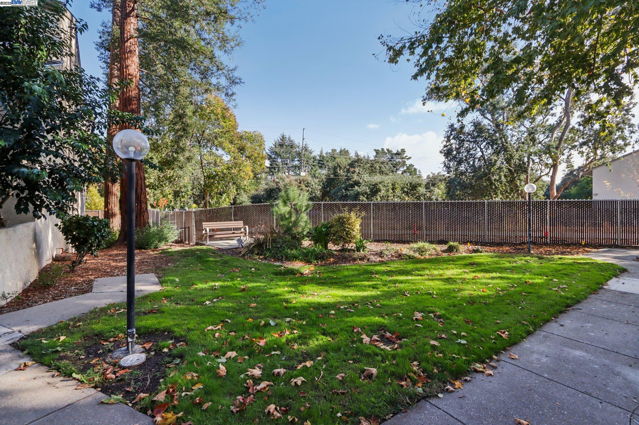 Detail Gallery Image 34 of 38 For 2720 Oak Rd #127,  Walnut Creek,  CA 94597 - 3 Beds | 2 Baths