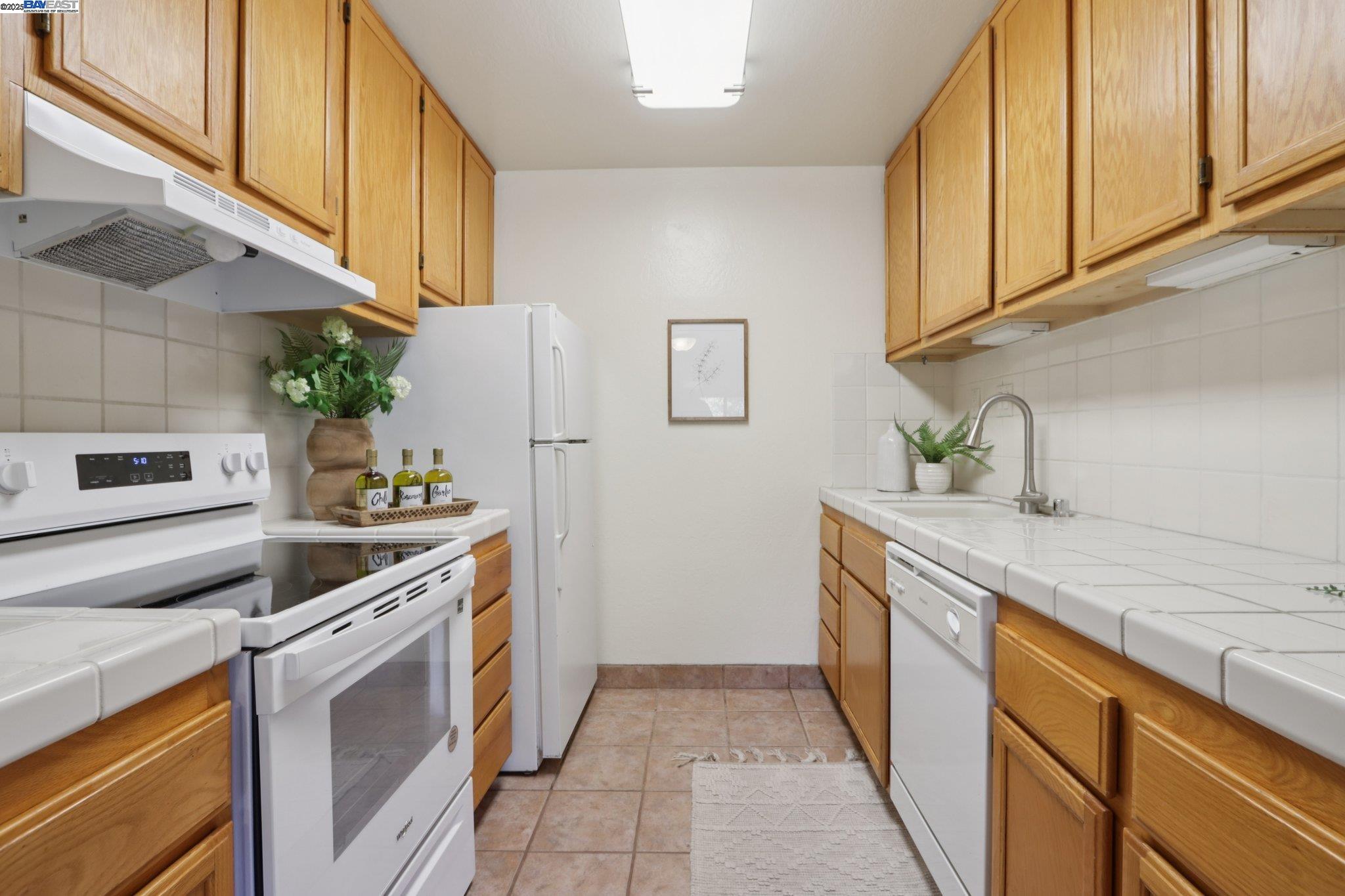 Detail Gallery Image 10 of 38 For 2720 Oak Rd #127,  Walnut Creek,  CA 94597 - 3 Beds | 2 Baths