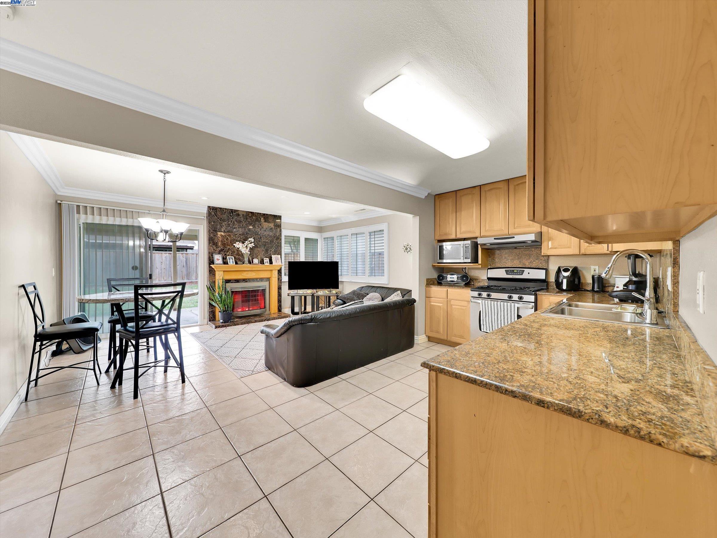 Detail Gallery Image 10 of 31 For 3142 San Angelo Way, Union City,  CA 94587 - 4 Beds | 2 Baths