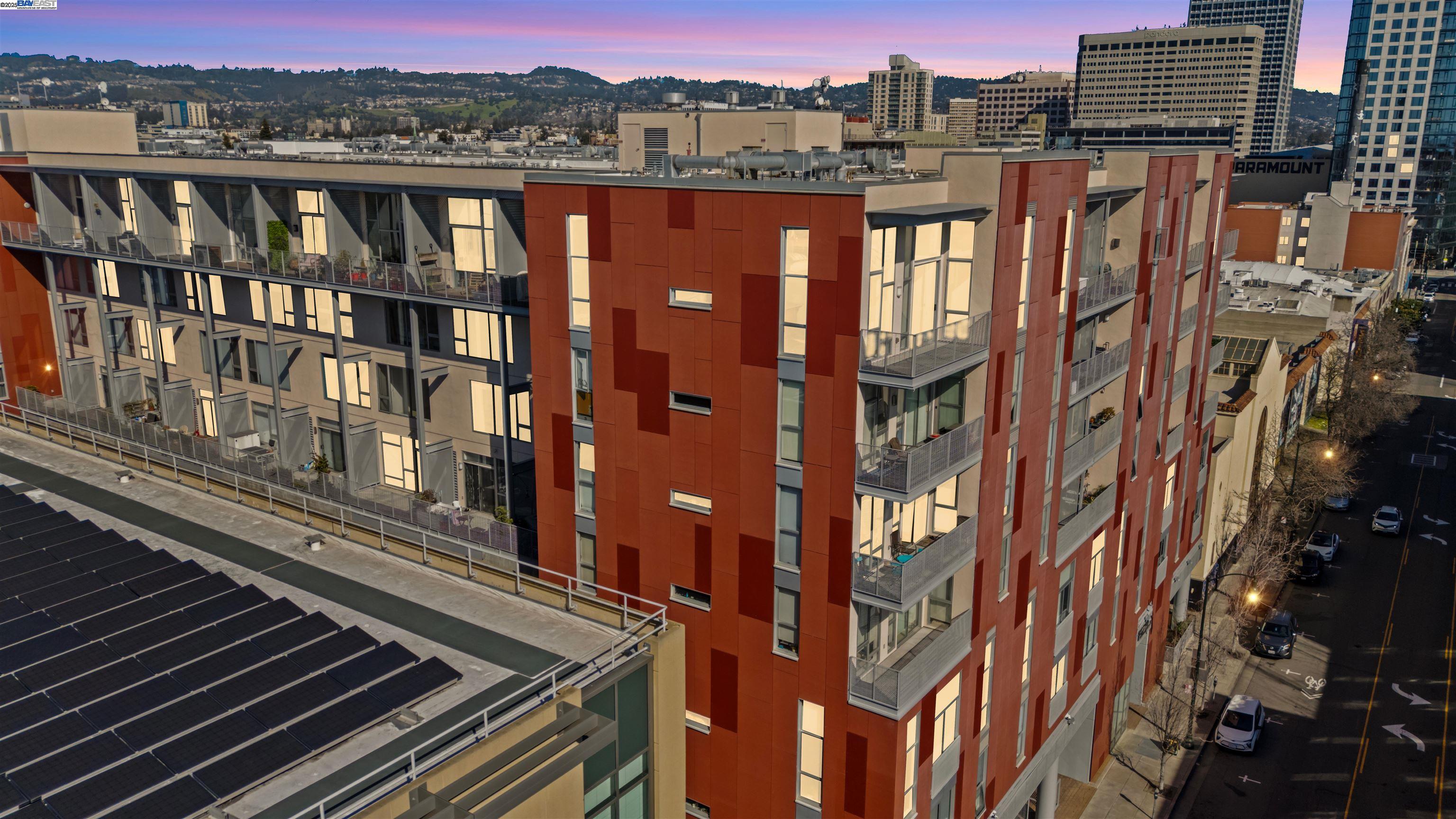 Detail Gallery Image 2 of 29 For 630 Thomas L Berkley Way #403,  Oakland,  CA 94612 - 1 Beds | 1 Baths