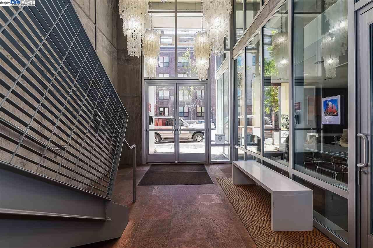 Detail Gallery Image 28 of 29 For 630 Thomas L Berkley Way #403,  Oakland,  CA 94612 - 1 Beds | 1 Baths