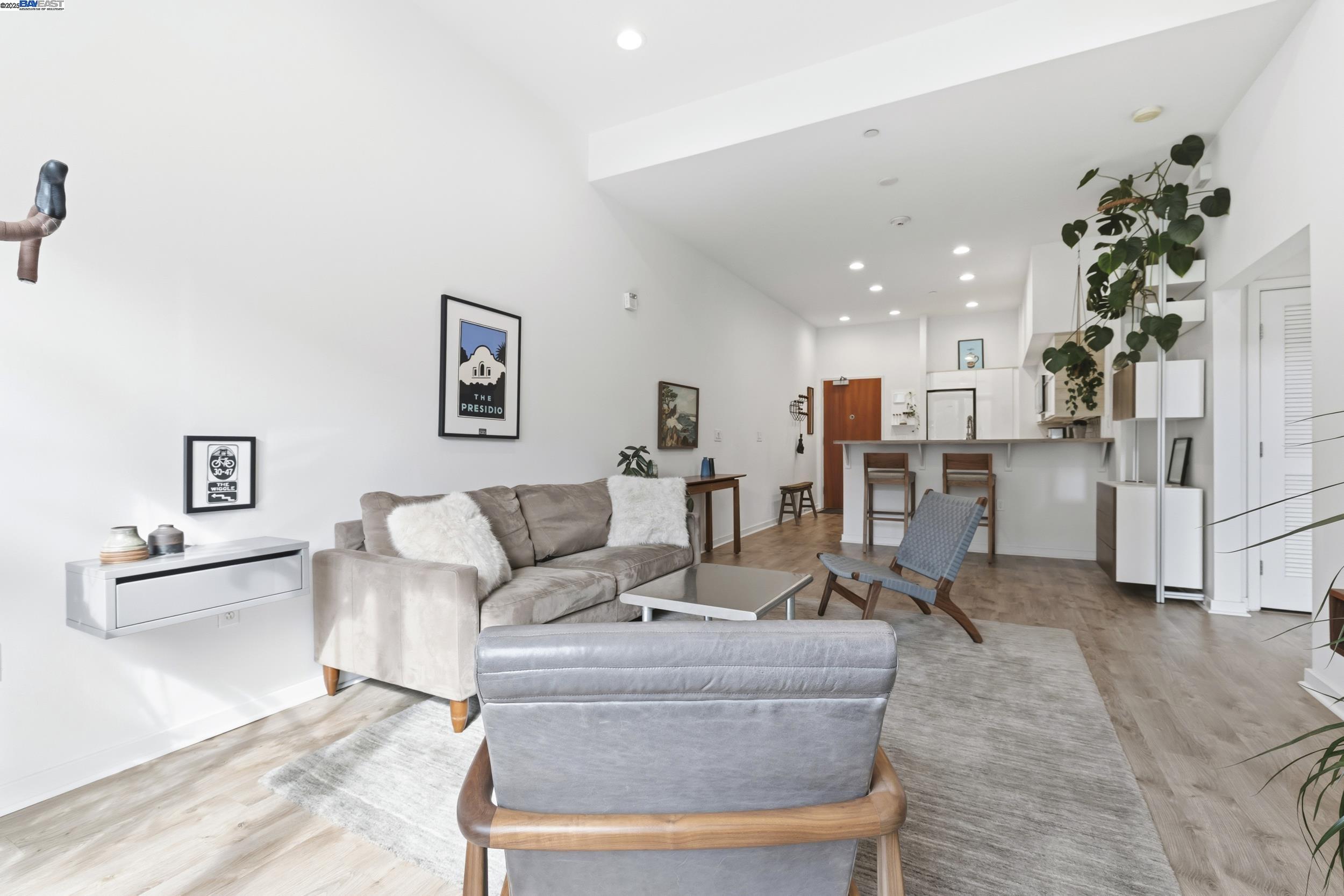 Detail Gallery Image 8 of 29 For 630 Thomas L Berkley Way #403,  Oakland,  CA 94612 - 1 Beds | 1 Baths