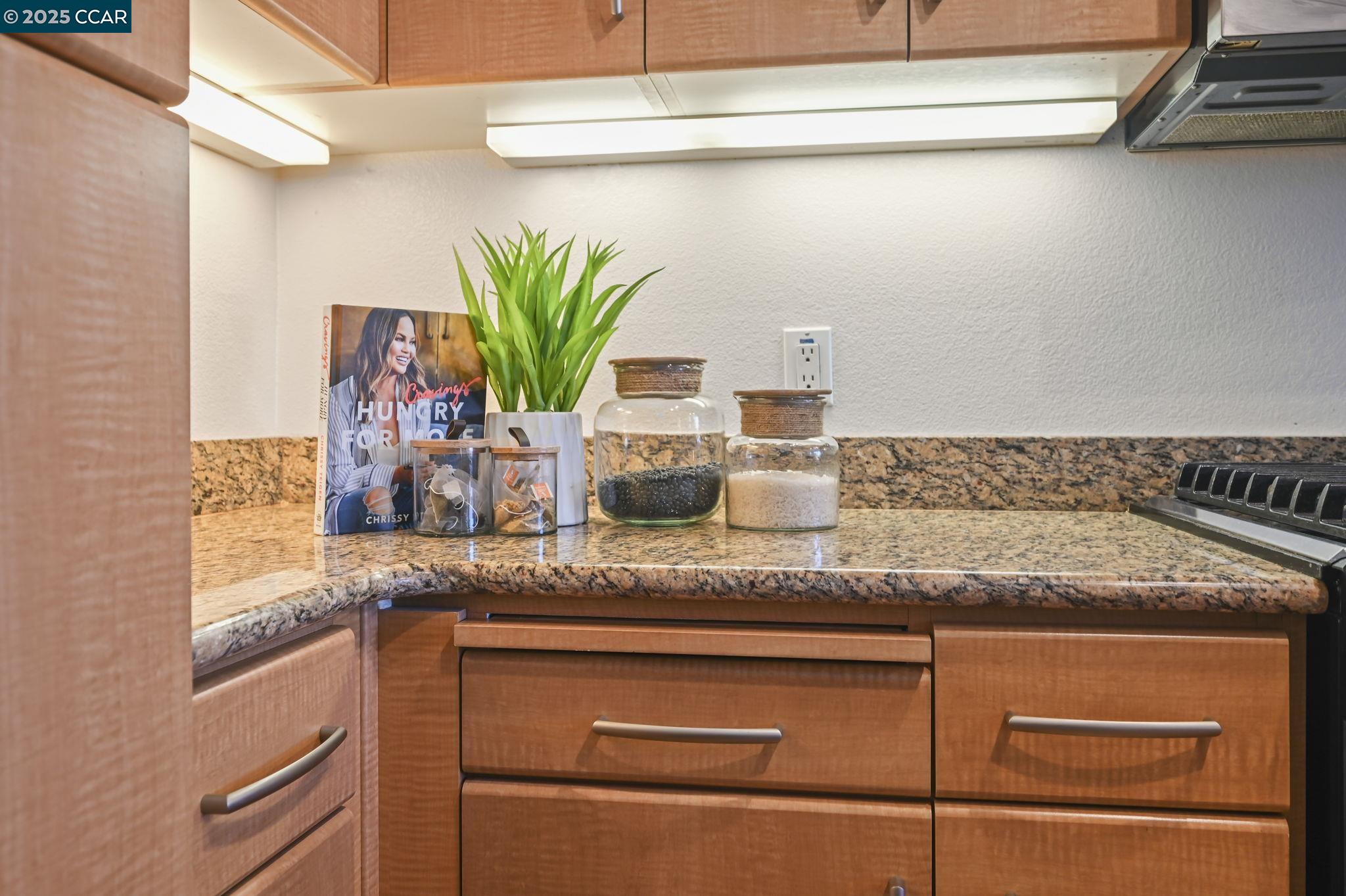 Detail Gallery Image 6 of 45 For 5501 De Marcus Blvd #401,  Dublin,  CA 94568 - 2 Beds | 2 Baths