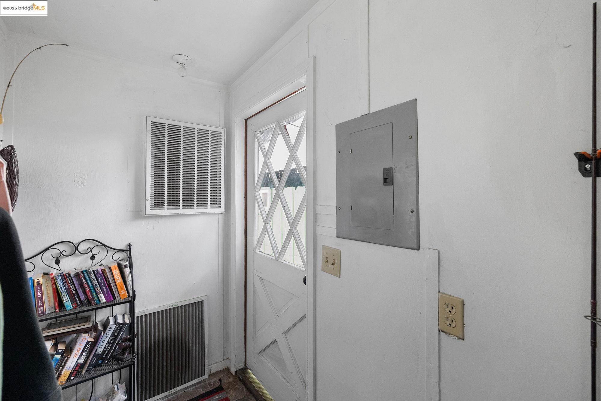 Detail Gallery Image 16 of 39 For 25088 State Highway 108, Mi Wuk Village,  CA 95346 - 5 Beds | 3/1 Baths