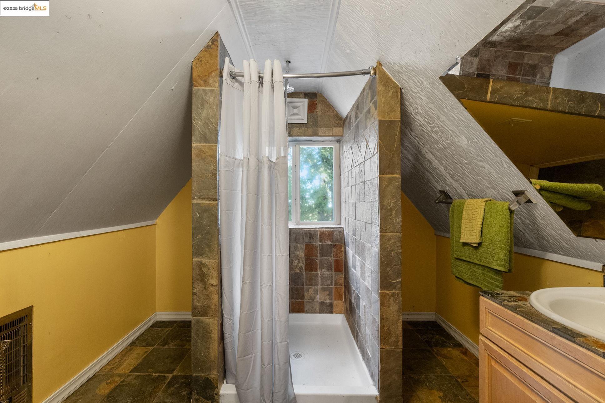 Detail Gallery Image 22 of 39 For 25088 State Highway 108, Mi Wuk Village,  CA 95346 - 5 Beds | 3/1 Baths