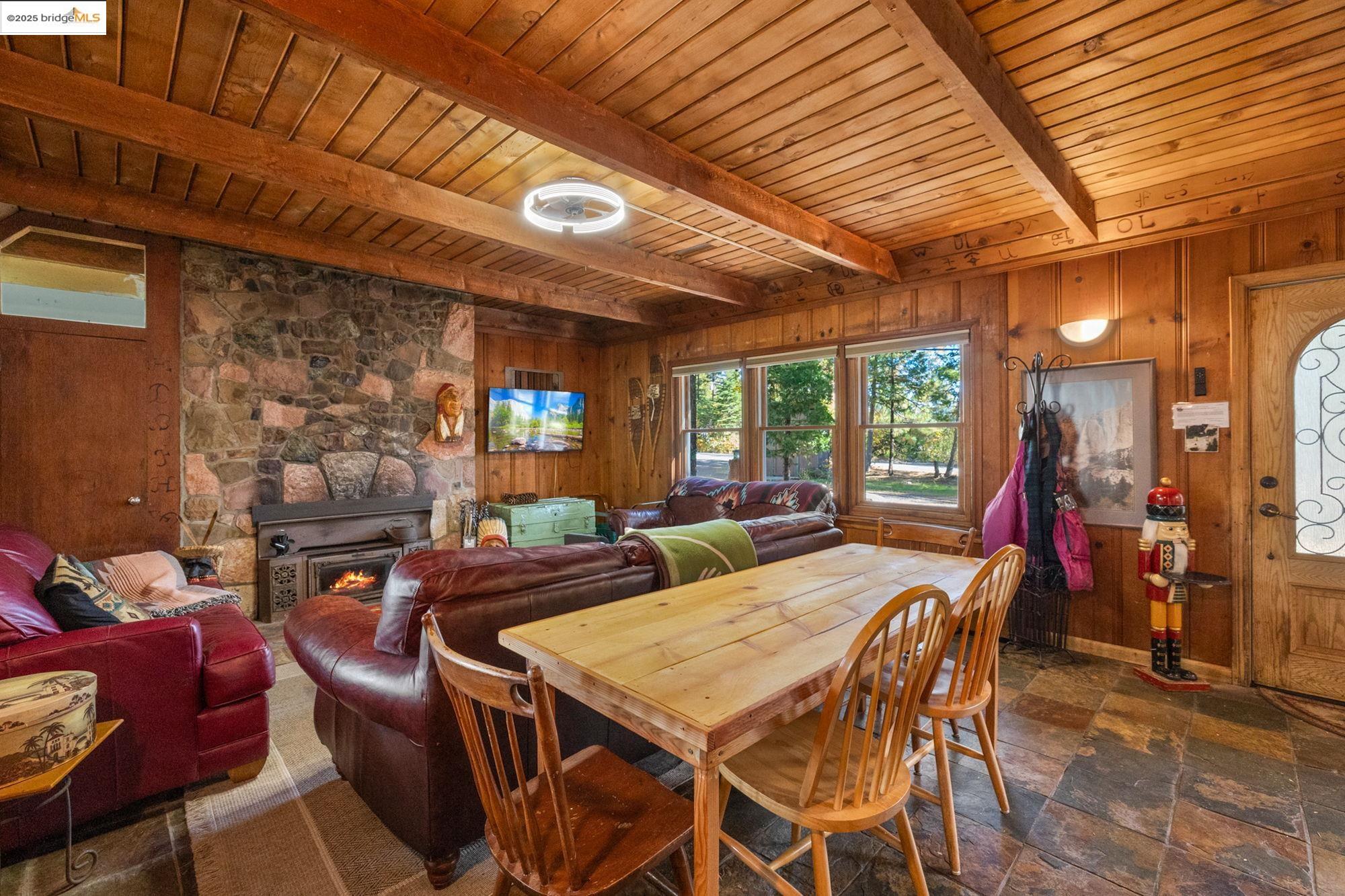 Detail Gallery Image 8 of 39 For 25088 State Highway 108, Mi Wuk Village,  CA 95346 - 5 Beds | 3/1 Baths