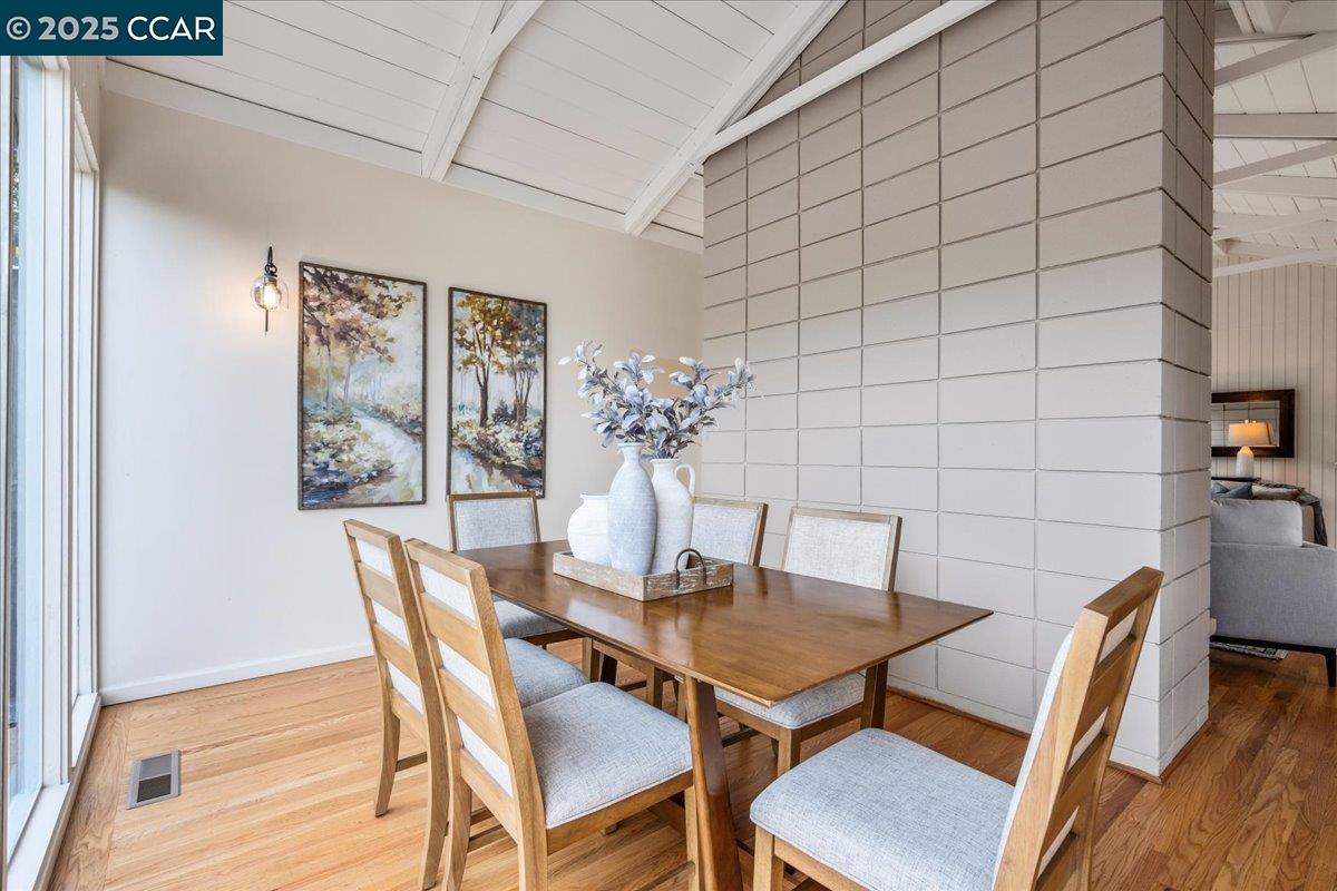 Detail Gallery Image 12 of 60 For 3503 Highland Ave, Redwood City,  CA 94062 - 4 Beds | 3 Baths