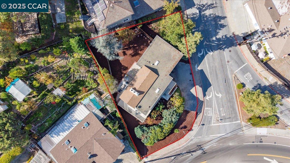 Detail Gallery Image 51 of 60 For 3503 Highland Ave, Redwood City,  CA 94062 - 4 Beds | 3 Baths