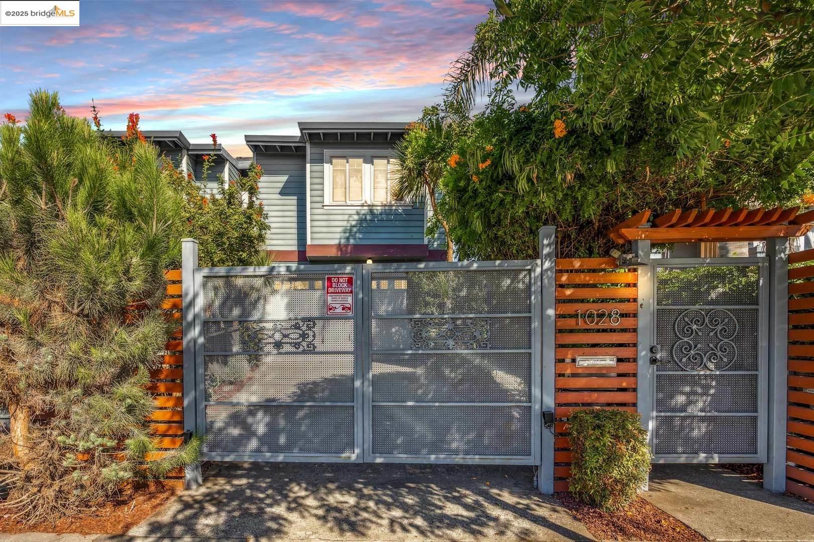 Detail Gallery Image 27 of 28 For 1028 36th St, Oakland,  CA 94608 - 3 Beds | 3 Baths