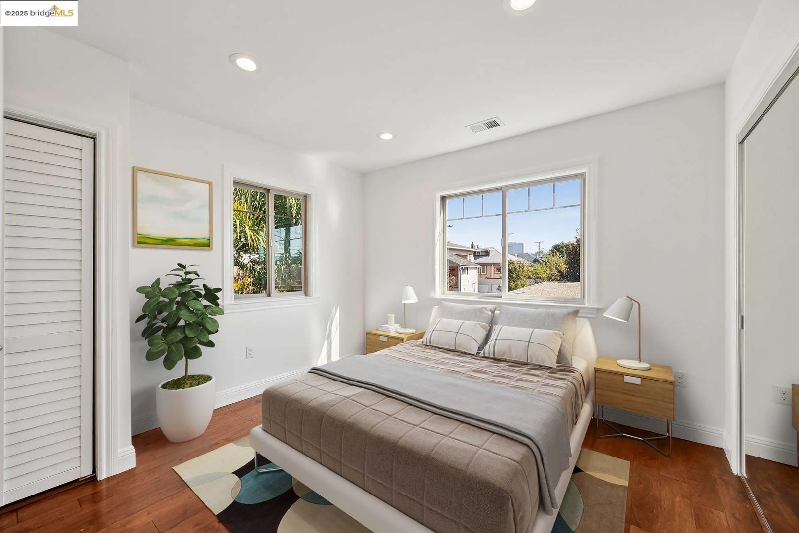 Detail Gallery Image 10 of 28 For 1028 36th St, Oakland,  CA 94608 - 3 Beds | 3 Baths