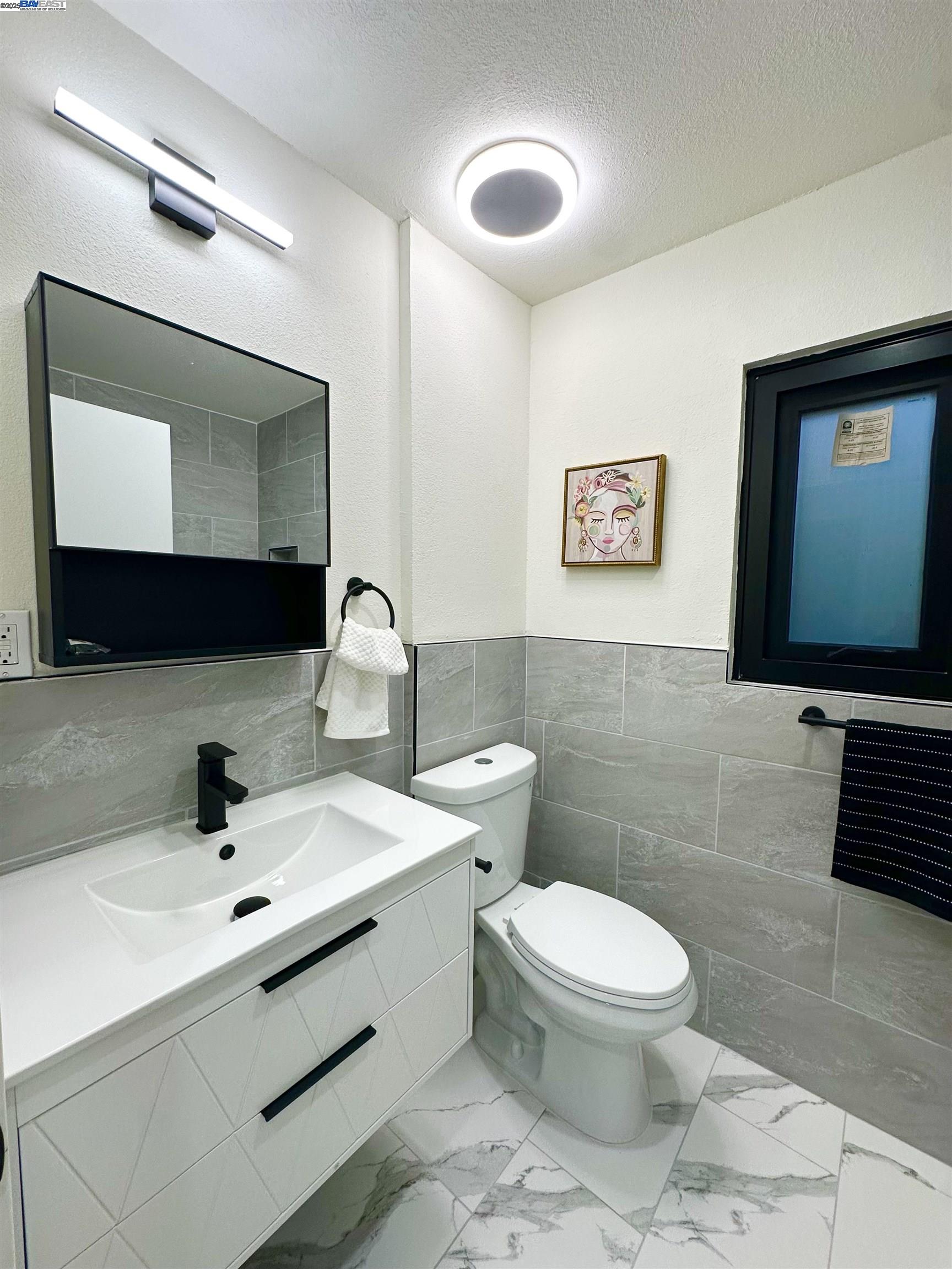 Detail Gallery Image 16 of 41 For 2930 Parker Ave, Oakland,  CA 94605-3320 - 3 Beds | 2 Baths