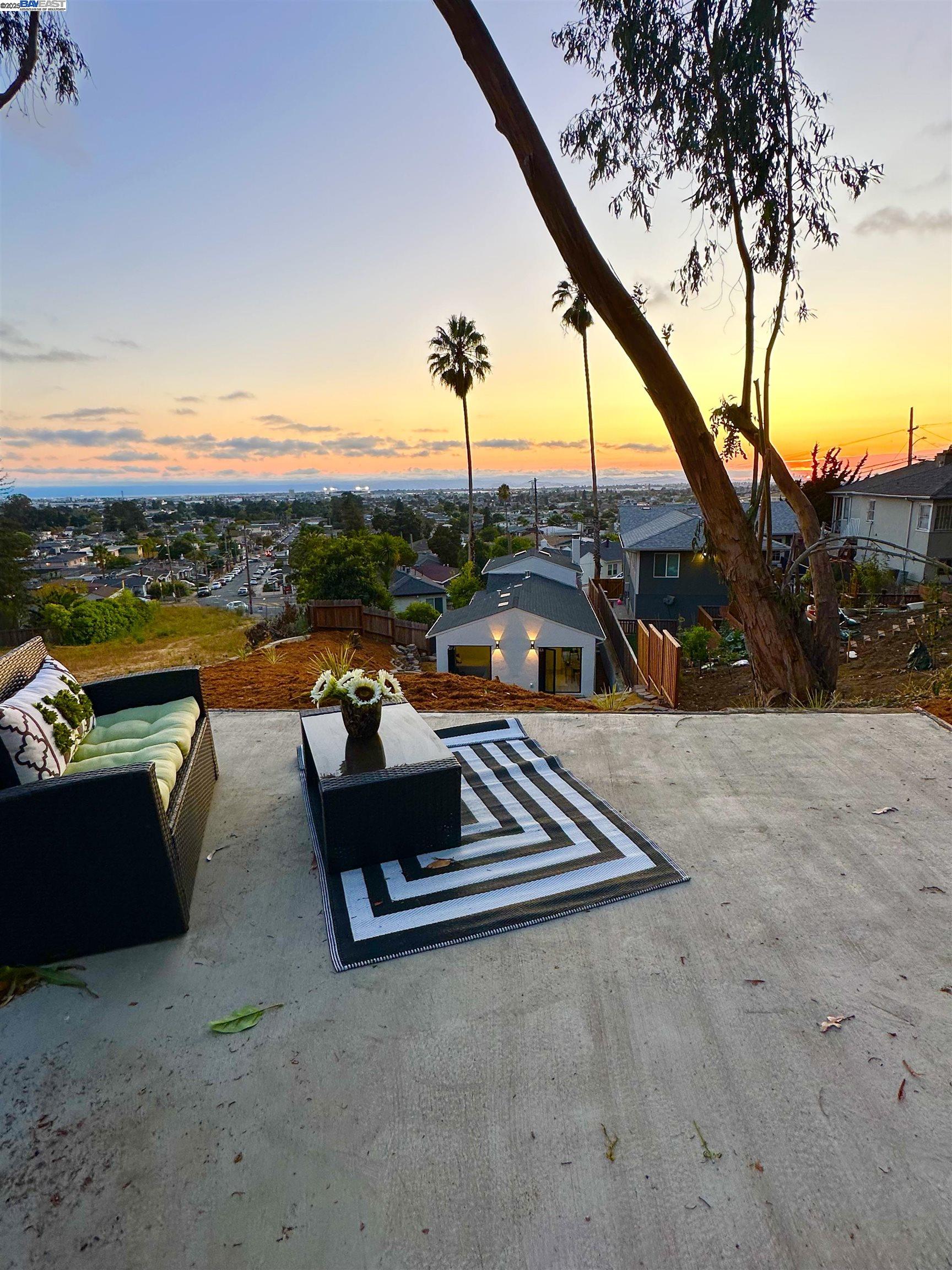 Detail Gallery Image 31 of 41 For 2930 Parker Ave, Oakland,  CA 94605-3320 - 3 Beds | 2 Baths