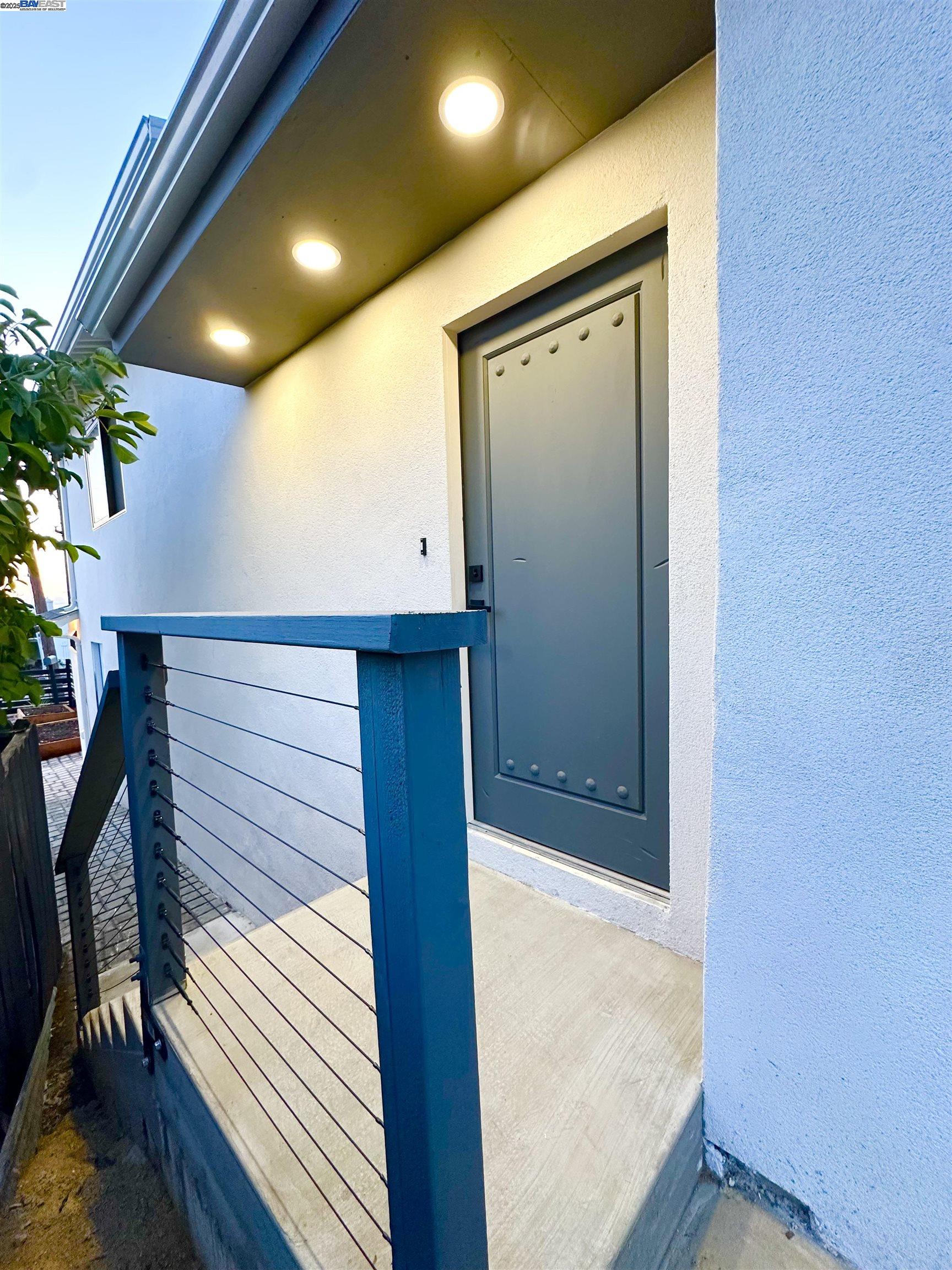 Detail Gallery Image 37 of 41 For 2930 Parker Ave, Oakland,  CA 94605-3320 - 3 Beds | 2 Baths