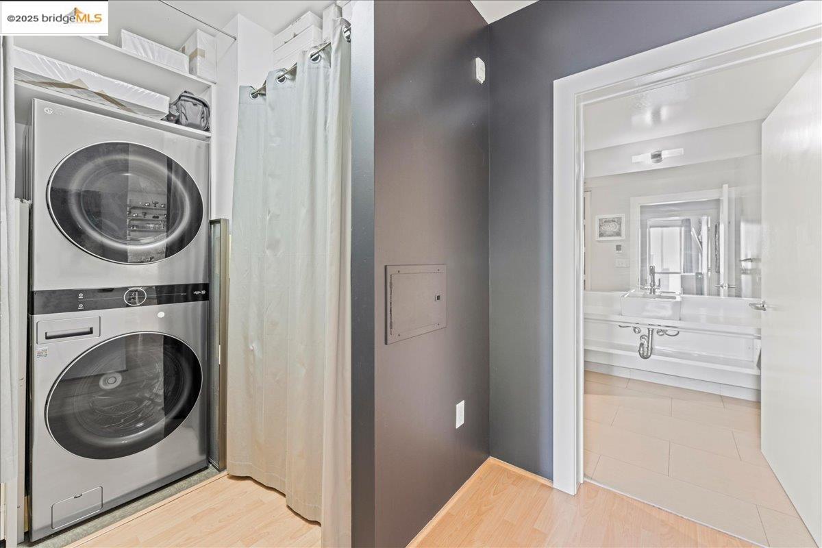 Detail Gallery Image 13 of 26 For 1201 Pine St #354,  Oakland,  CA 94607 - 1 Beds | 1 Baths