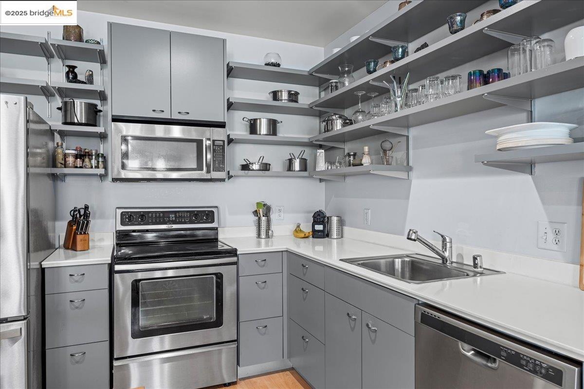 Detail Gallery Image 19 of 26 For 1201 Pine St #354,  Oakland,  CA 94607 - 1 Beds | 1 Baths