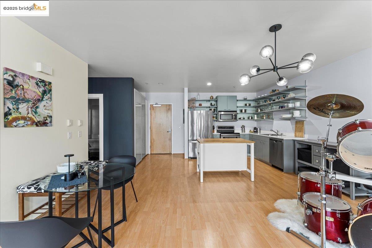 Detail Gallery Image 22 of 26 For 1201 Pine St #354,  Oakland,  CA 94607 - 1 Beds | 1 Baths