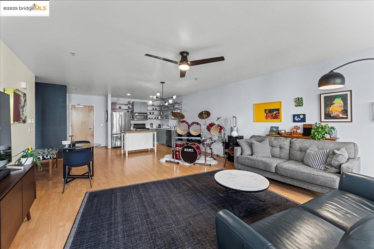 Detail Gallery Image 24 of 26 For 1201 Pine St #354,  Oakland,  CA 94607 - 1 Beds | 1 Baths