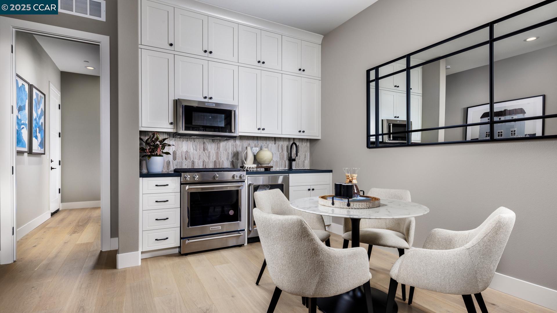 Detail Gallery Image 14 of 30 For 18271 Corte Agustin, Morgan Hill,  CA 95037 - 5 Beds | 5/1 Baths