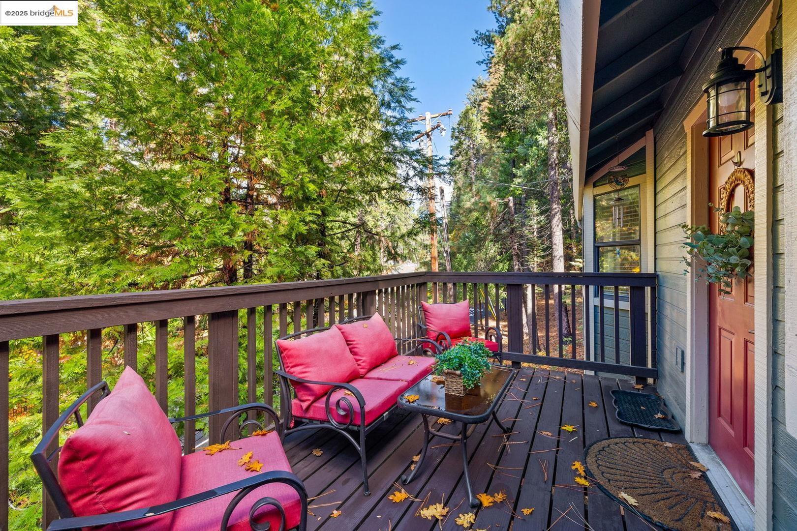 Detail Gallery Image 3 of 21 For 22529 Twain Harte Dr, Twain Harte,  CA 95383 - 2 Beds | 1 Baths